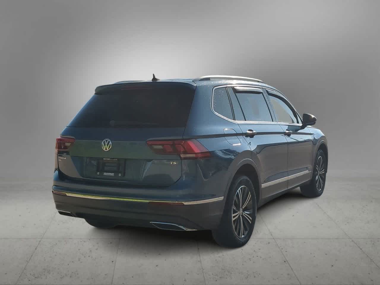 Thumbnail: 2018 Volkswagen Tiguan - 8