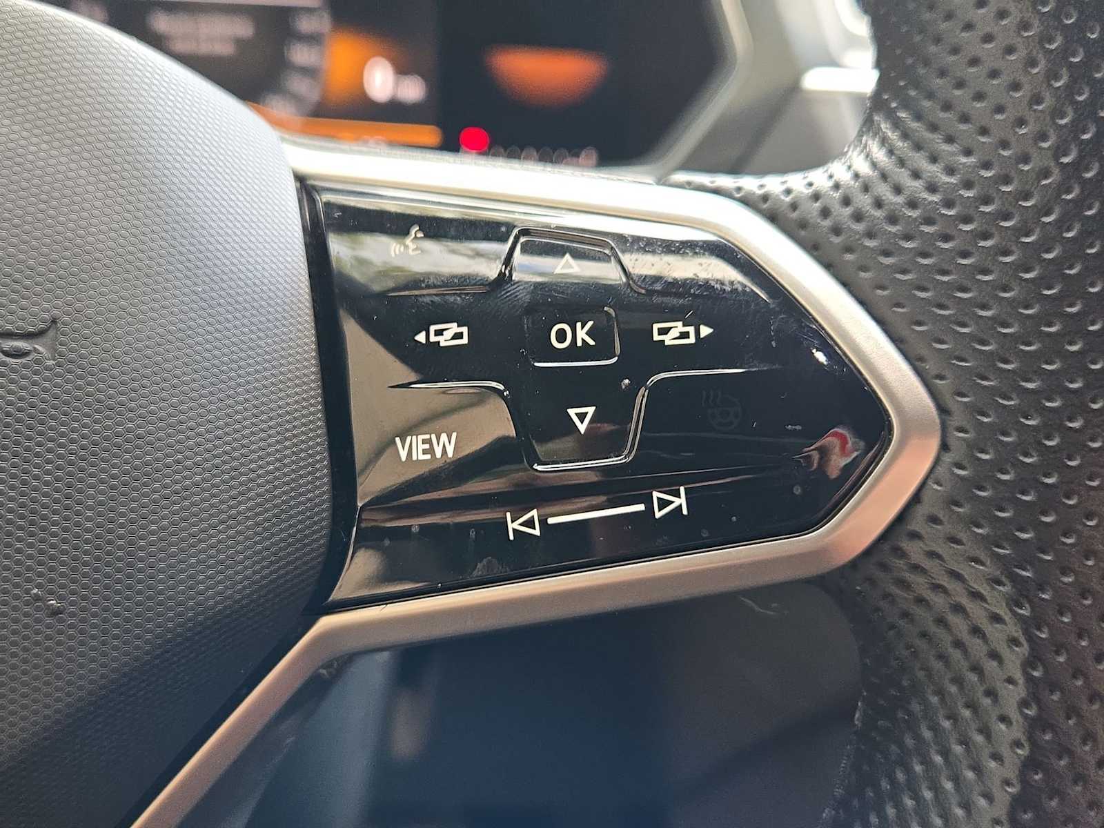 Thumbnail: 2022 Volkswagen Tiguan - 25