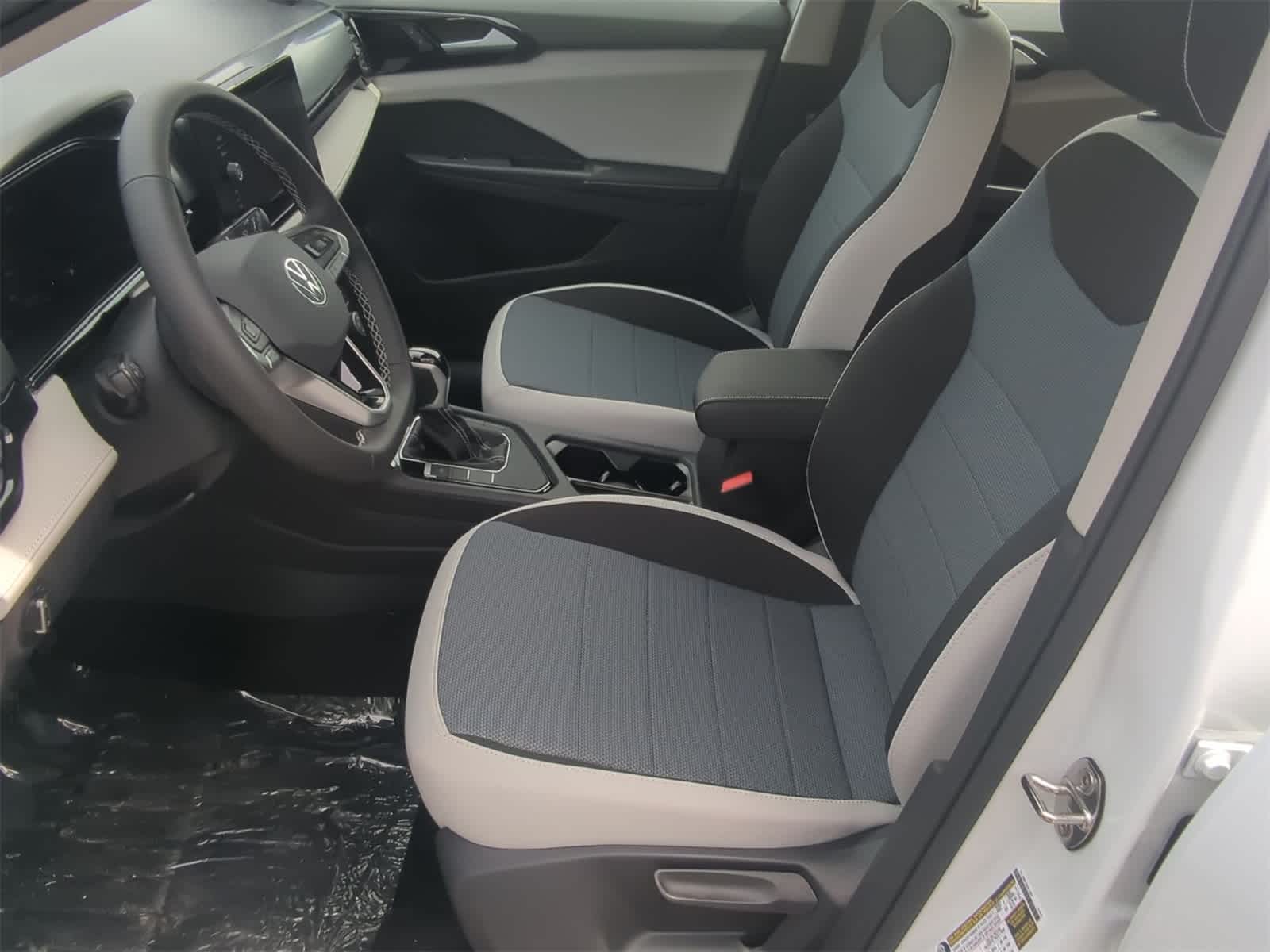 Thumbnail: 2025 Volkswagen Taos - 17