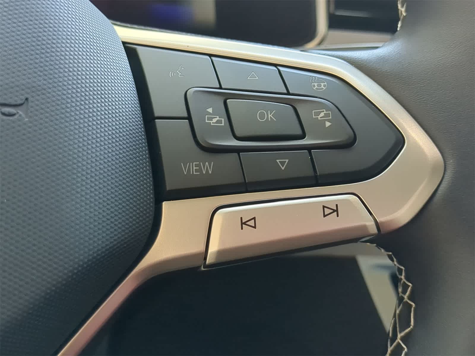 Thumbnail: 2025 Volkswagen Taos - 25