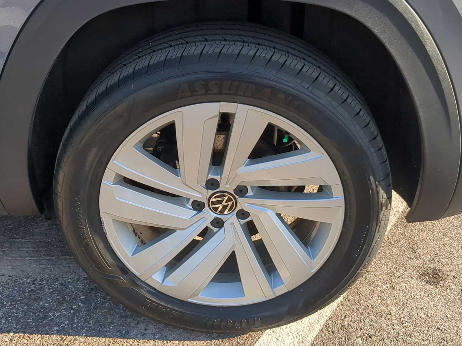 Thumbnail: 2022 Volkswagen Atlas - 14