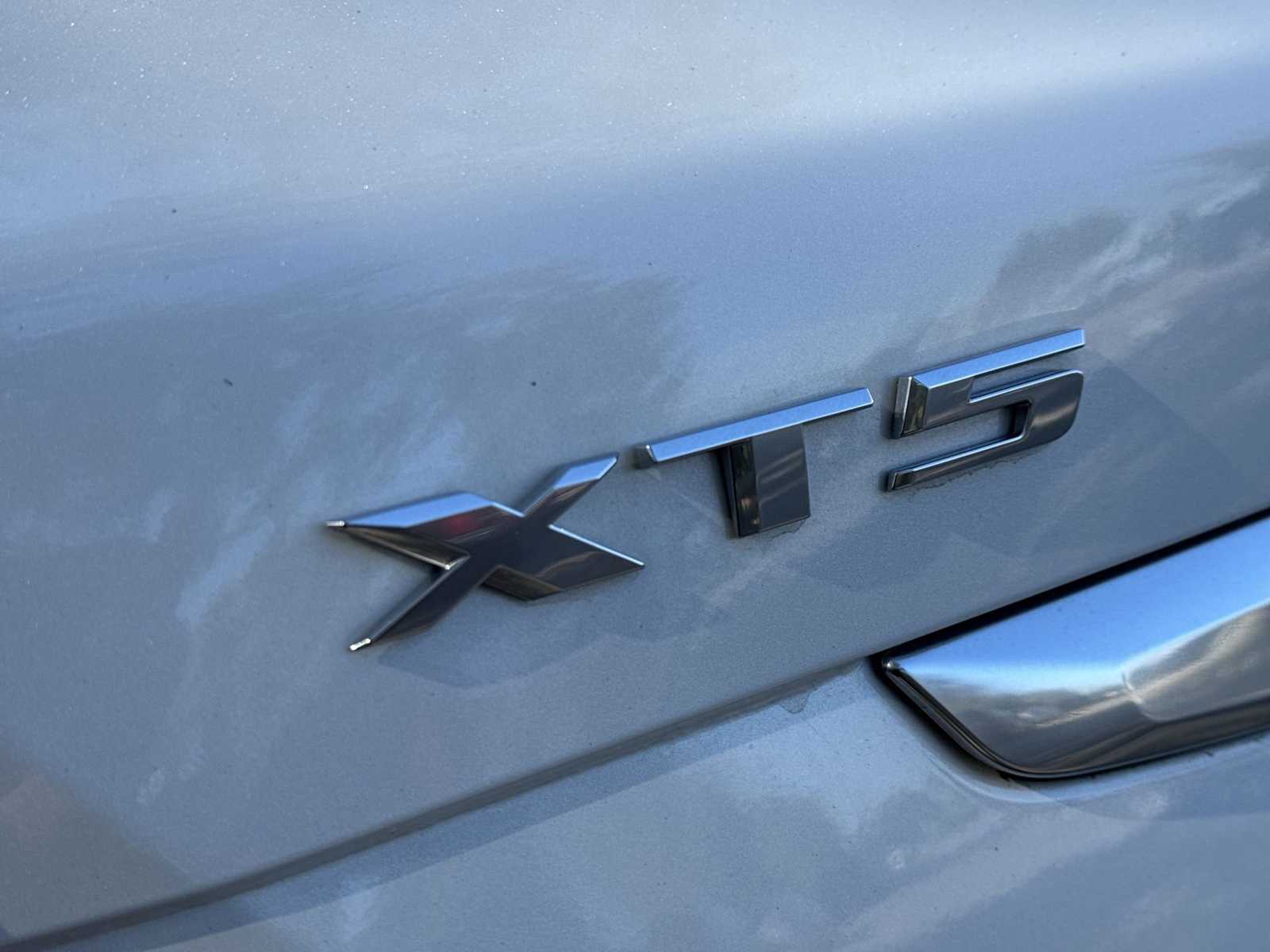 Thumbnail: 2021 Cadillac XT5 - 11