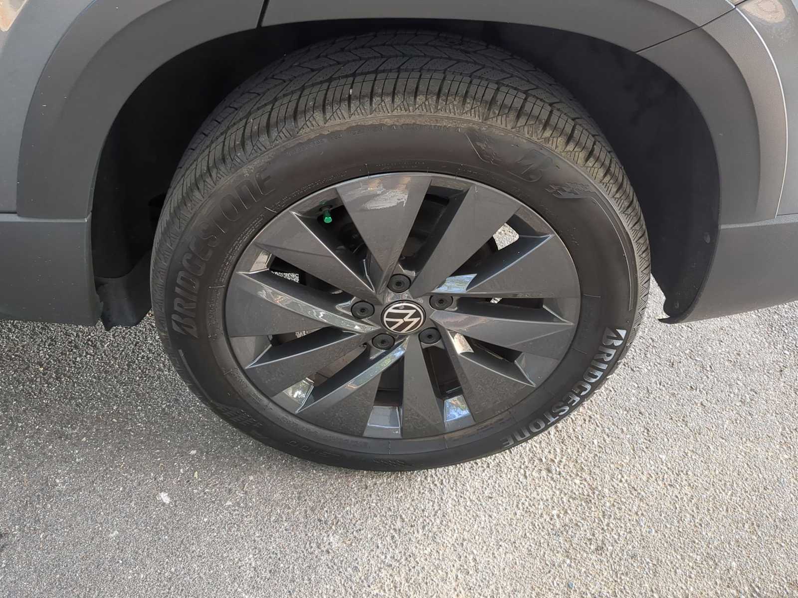 2022 Volkswagen Taos S 14