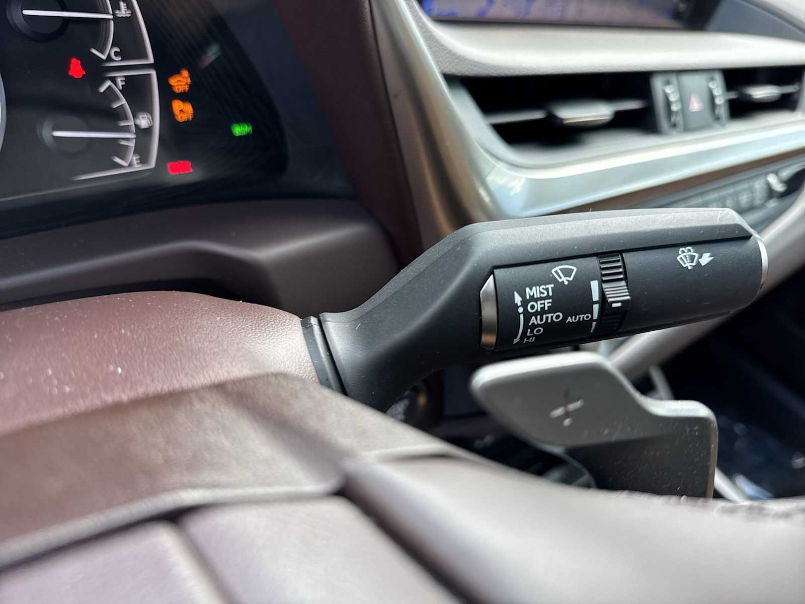 Thumbnail: 2021 Lexus ES - 25