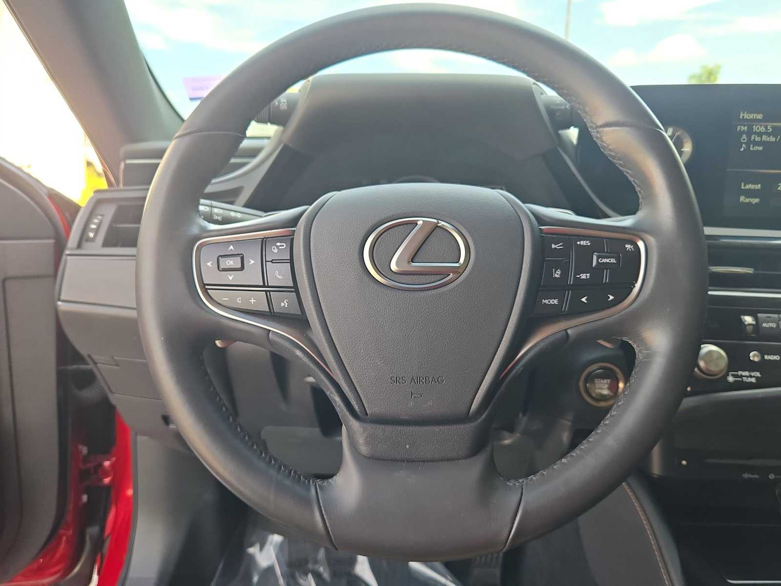 Thumbnail: 2022 Lexus ES - 24