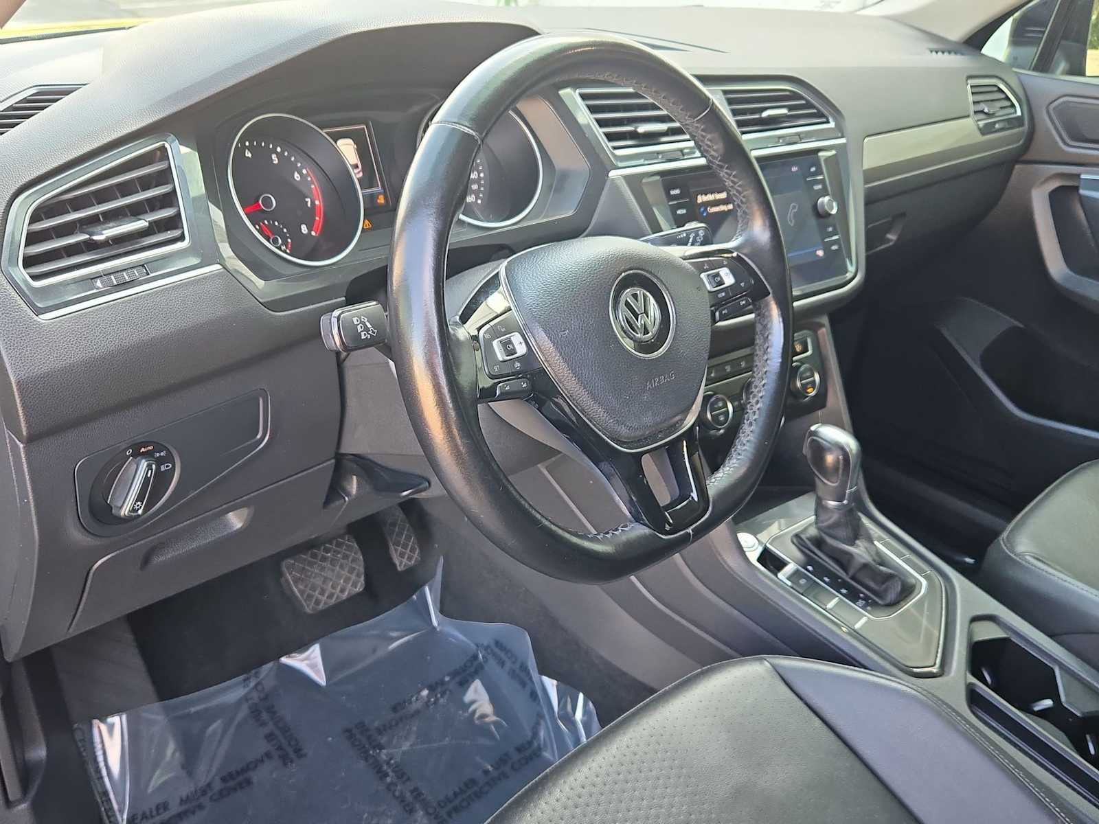 Thumbnail: 2019 Volkswagen Tiguan - 9