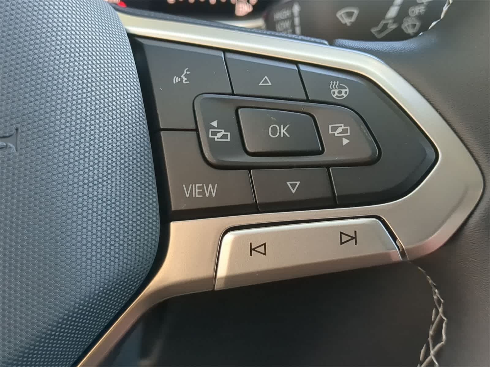 Thumbnail: 2025 Volkswagen Taos - 24