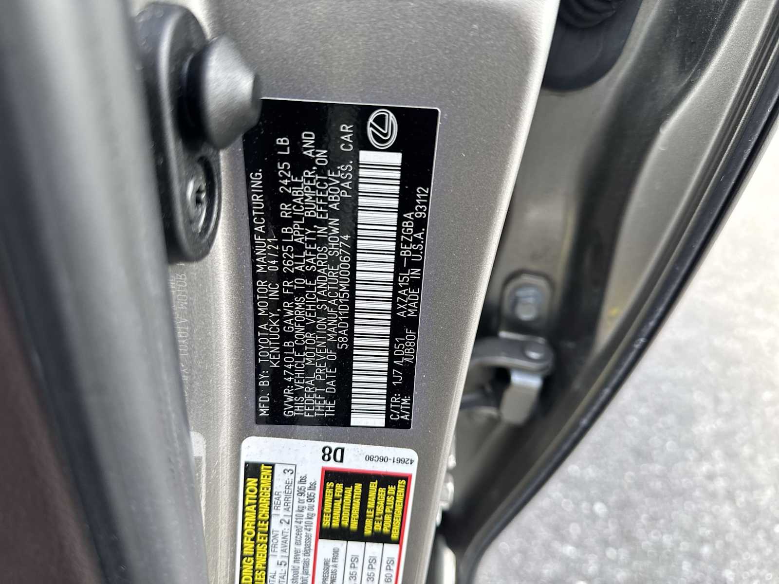 Thumbnail: 2021 Lexus ES - 36