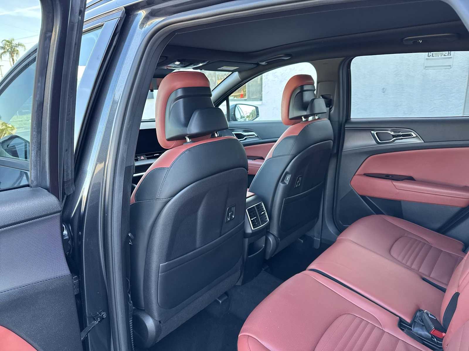 Thumbnail: 2023 Kia Sportage - 17