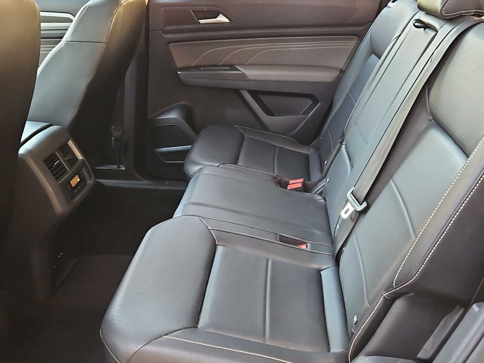 Thumbnail: 2022 Volkswagen Atlas - 21