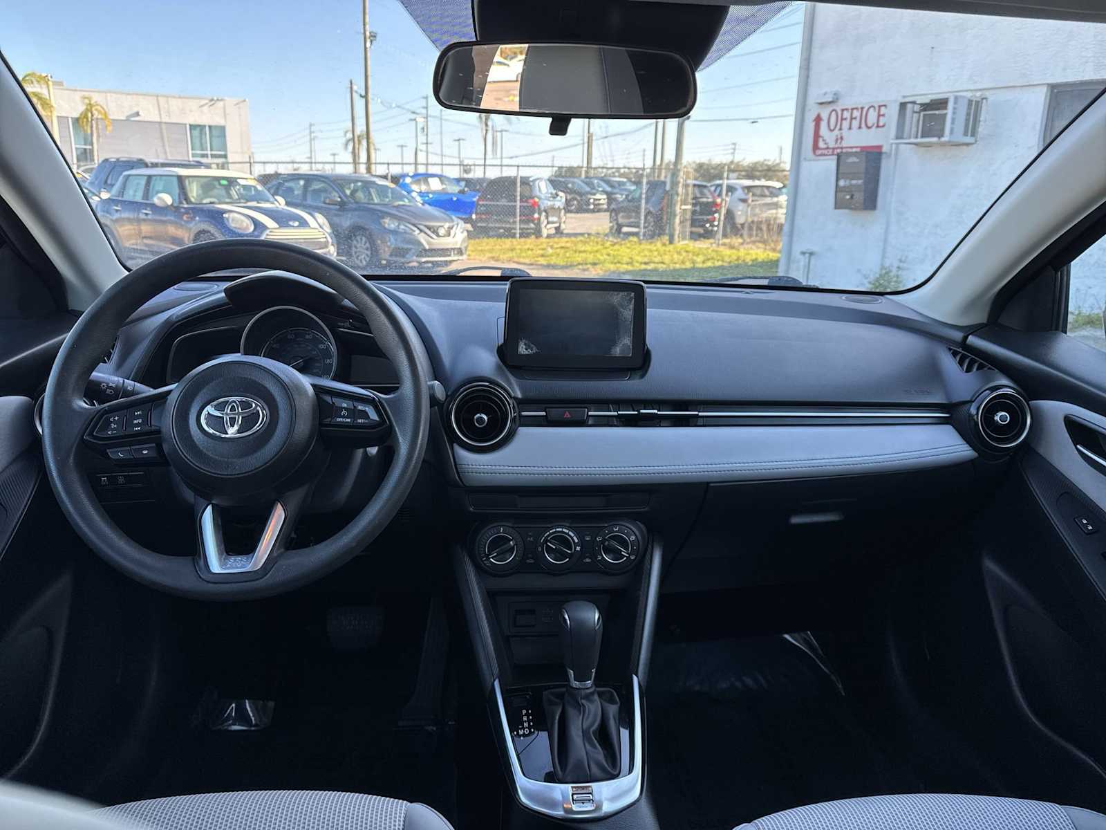 Thumbnail: 2019 Toyota Yaris - 15