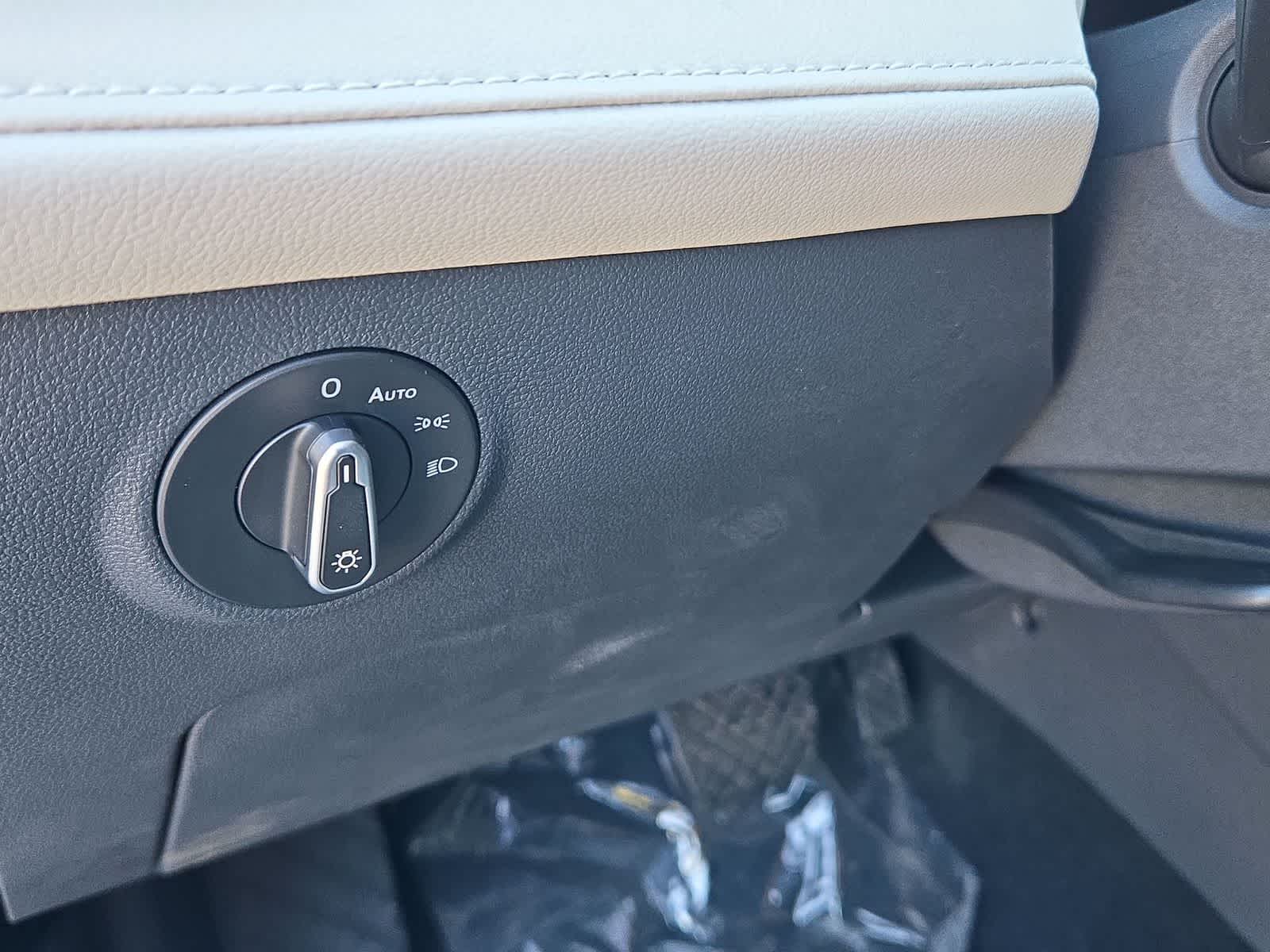 Thumbnail: 2025 Volkswagen Taos - 37