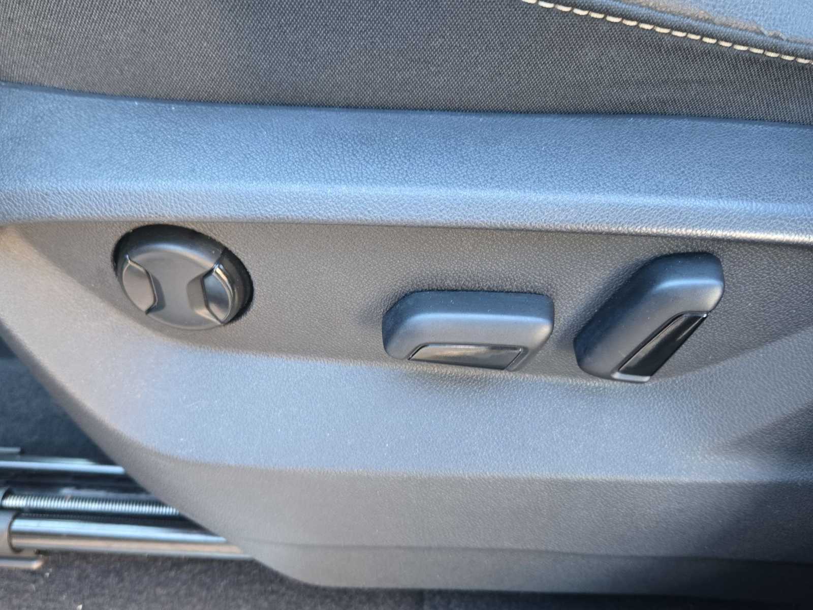 Thumbnail: 2022 Volkswagen Atlas - 18