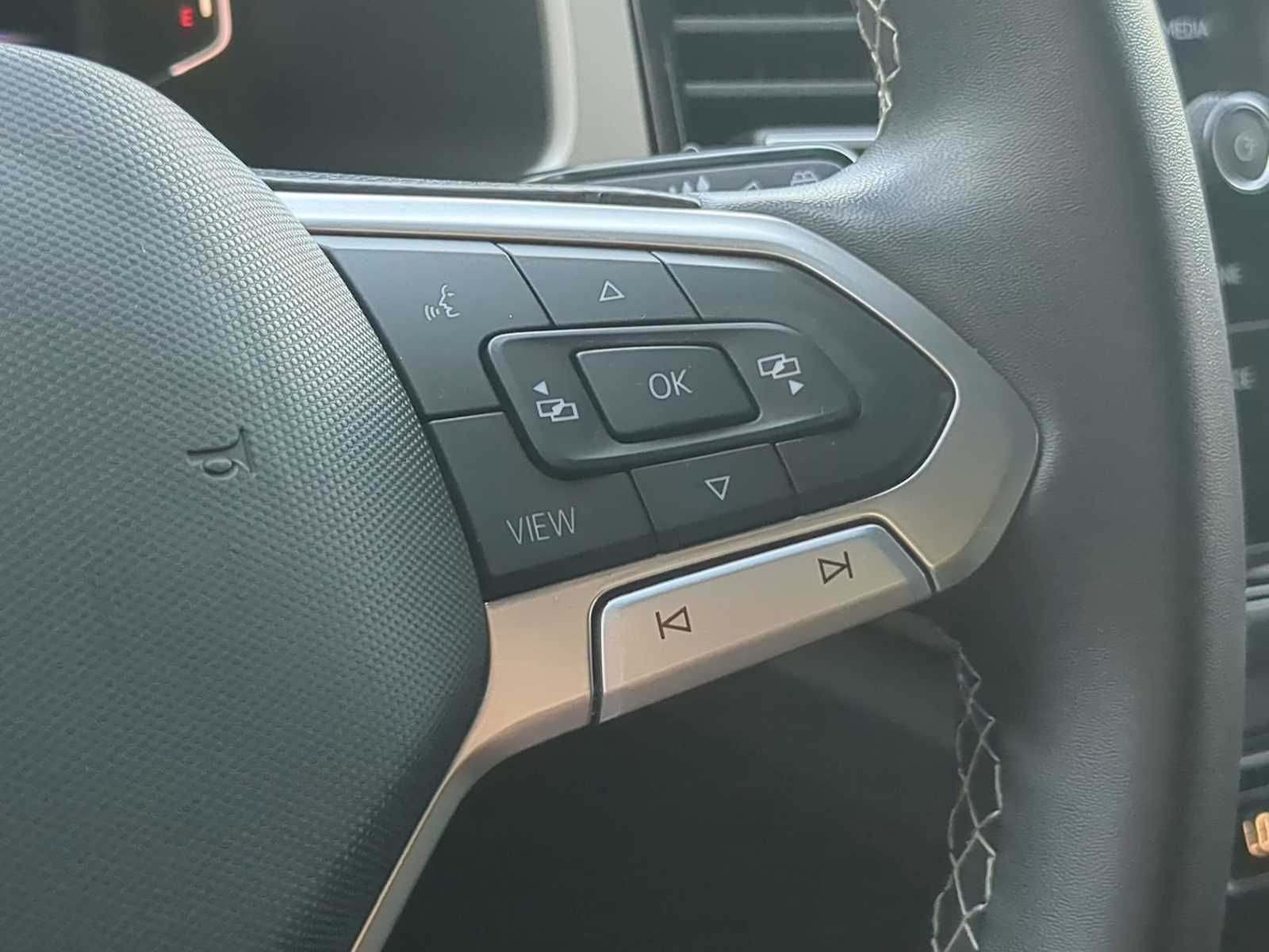 Thumbnail: 2022 Volkswagen Atlas - 26