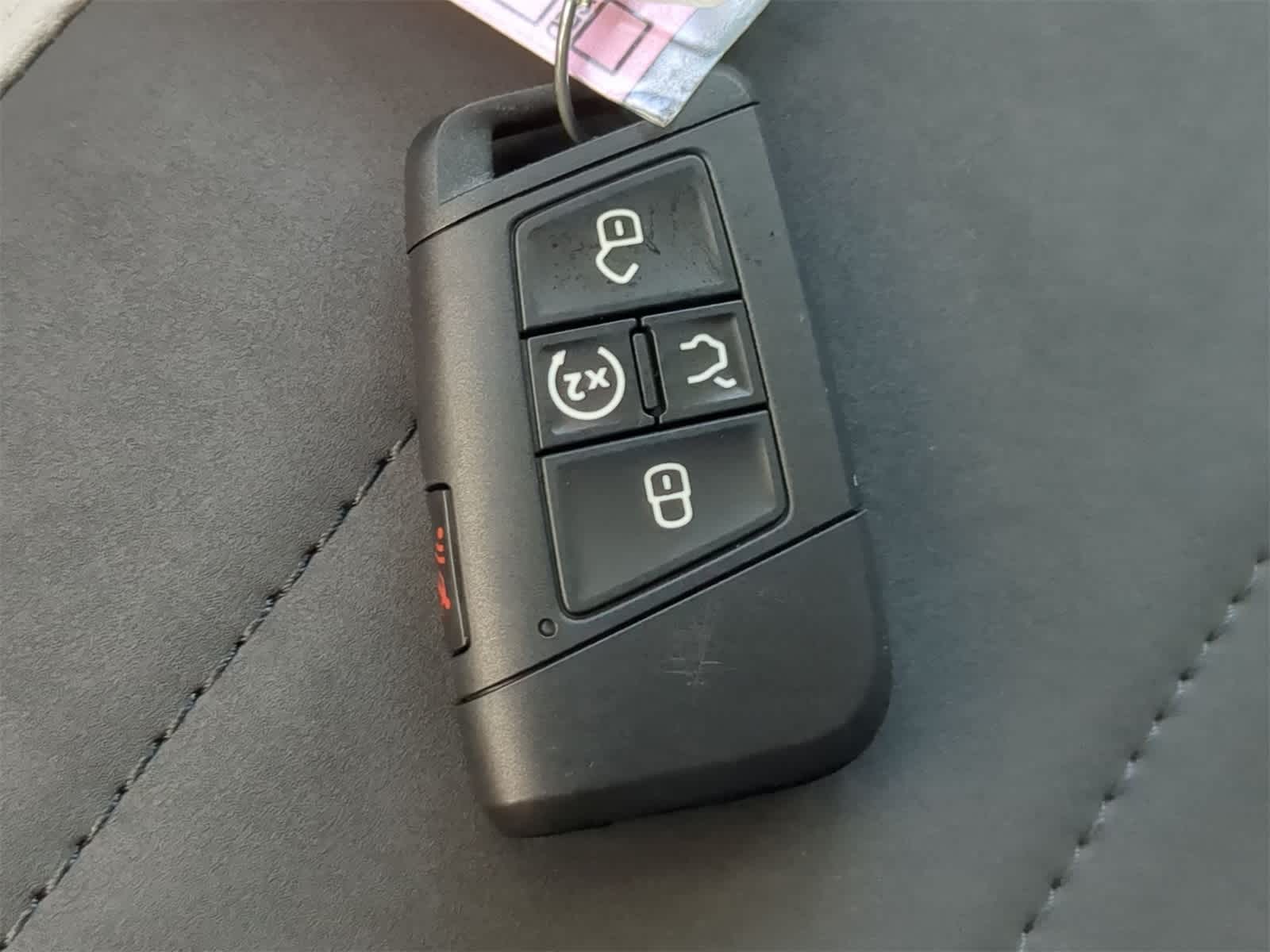 Thumbnail: 2025 Volkswagen Taos - 32