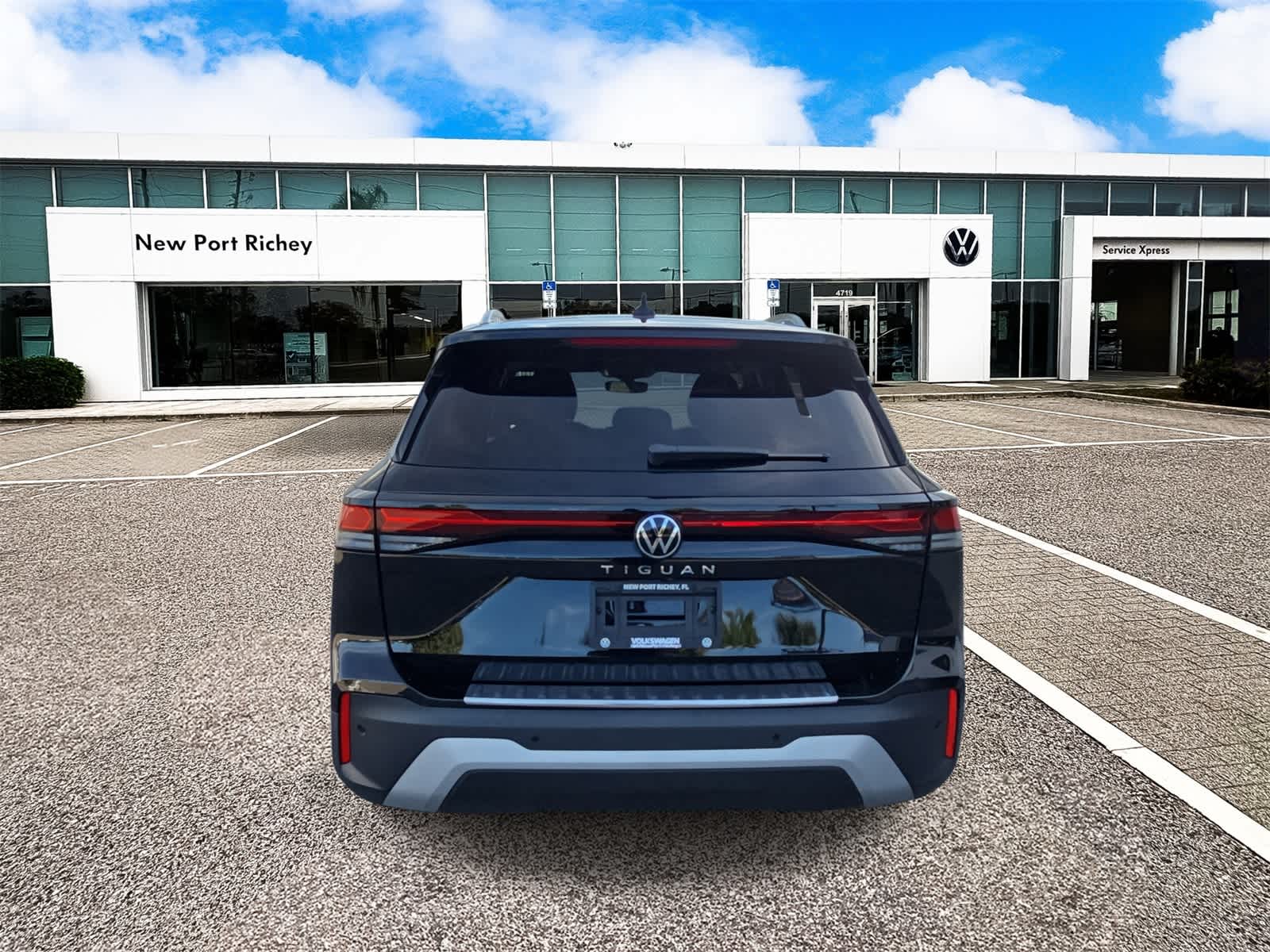 Thumbnail: 2025 Volkswagen Tiguan - 7