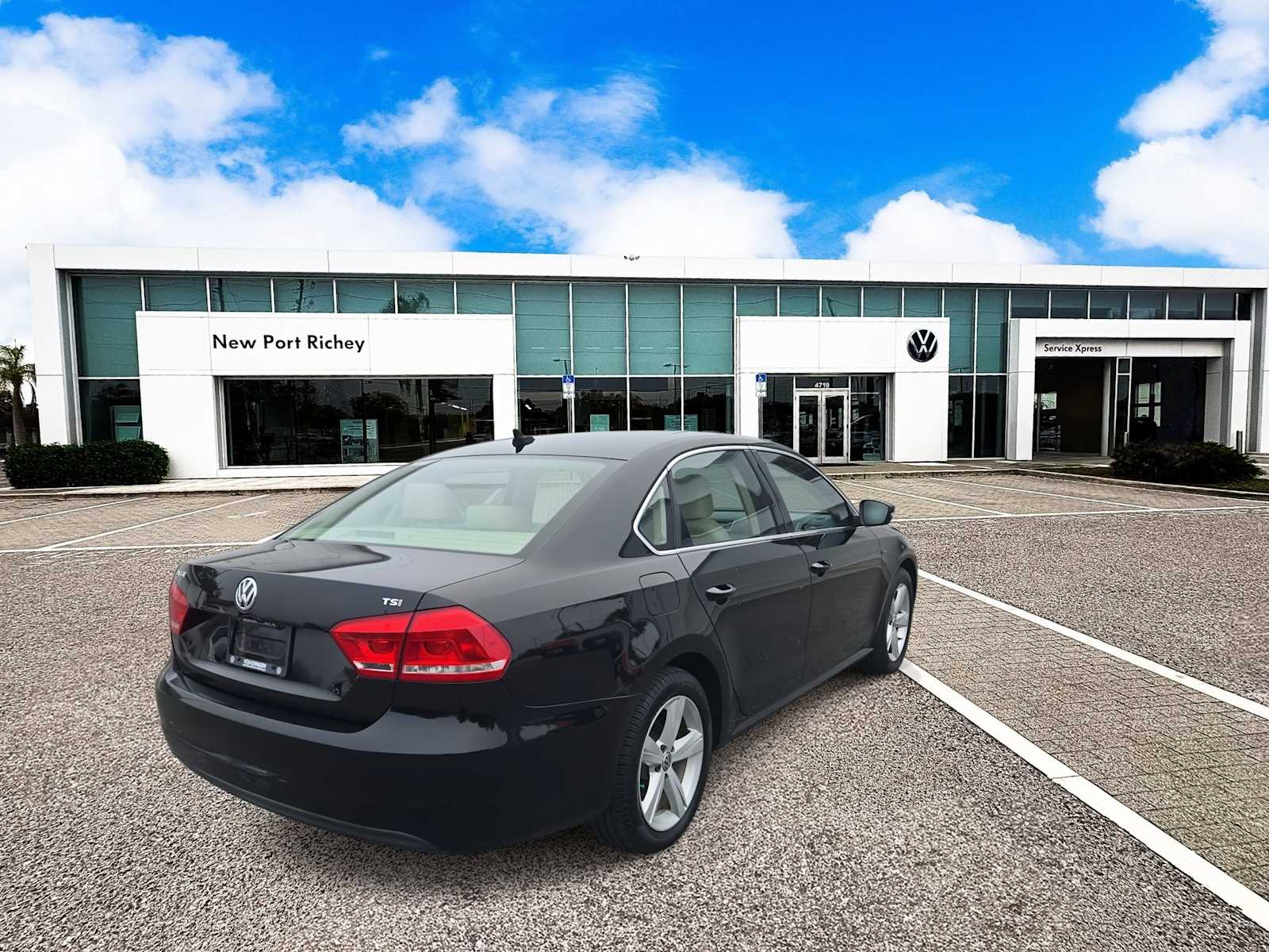 Thumbnail: 2015 Volkswagen Passat - 8