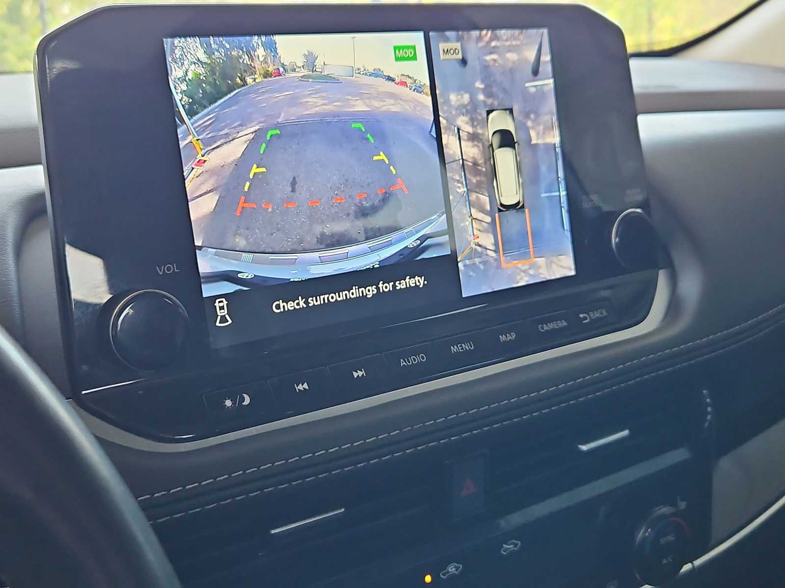 Thumbnail: 2023 Nissan Rogue - 32