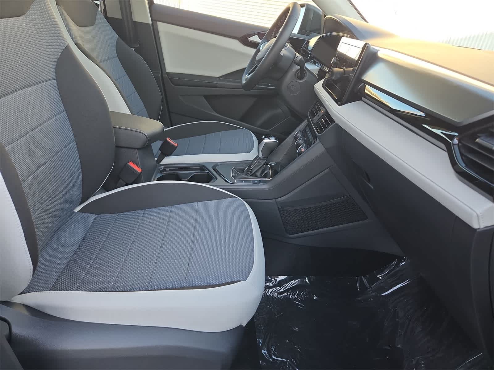 Thumbnail: 2025 Volkswagen Taos - 20