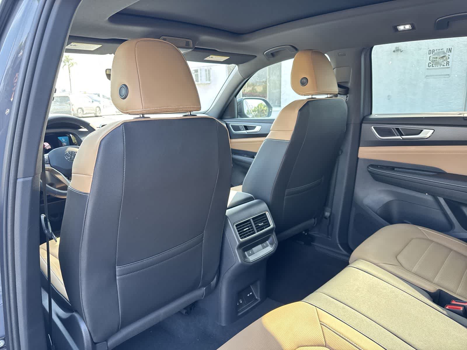 Thumbnail: 2026 Volkswagen Atlas - 17