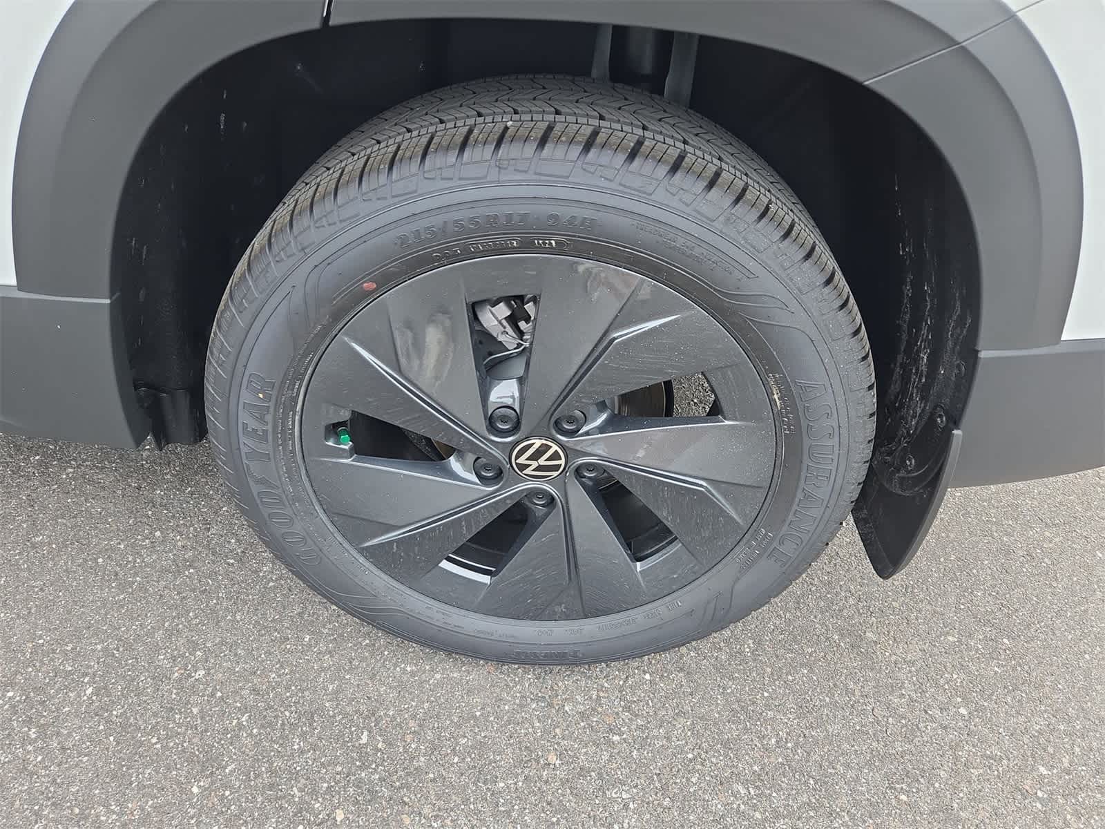 Thumbnail: 2025 Volkswagen Taos - 14