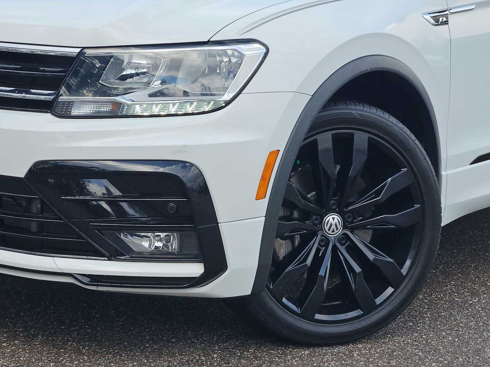 Thumbnail: 2021 Volkswagen Tiguan - 16