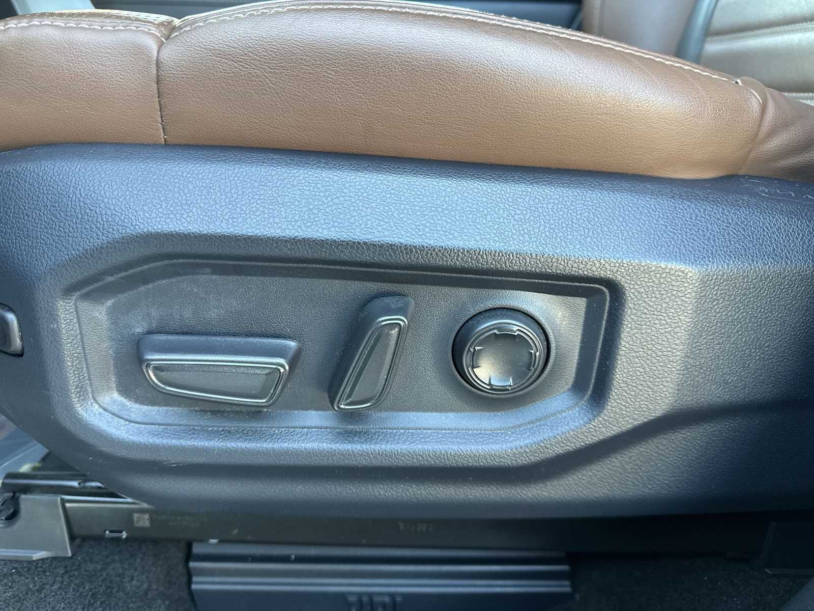 Thumbnail: 2023 Toyota Tundra - 16