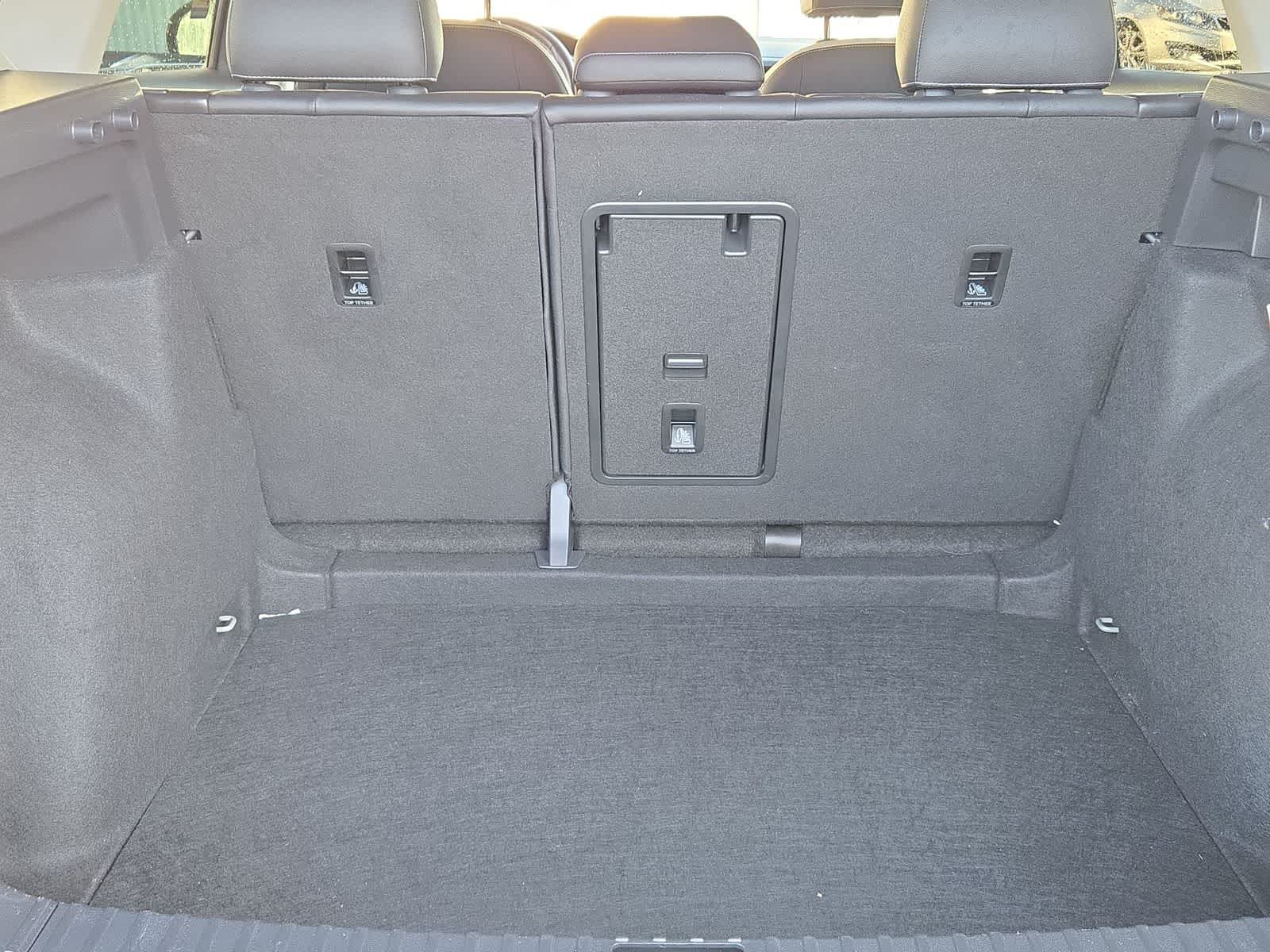 Thumbnail: 2025 Volkswagen Taos - 32