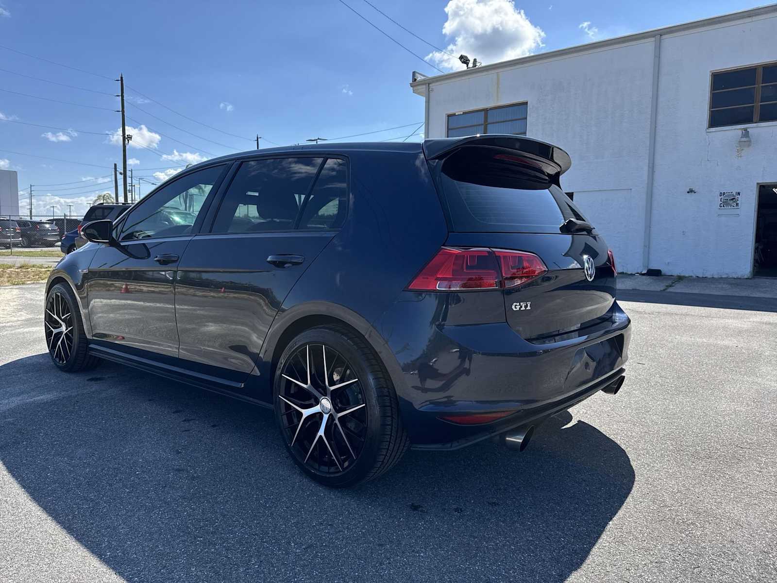 Thumbnail: 2015 Volkswagen Golf - 4