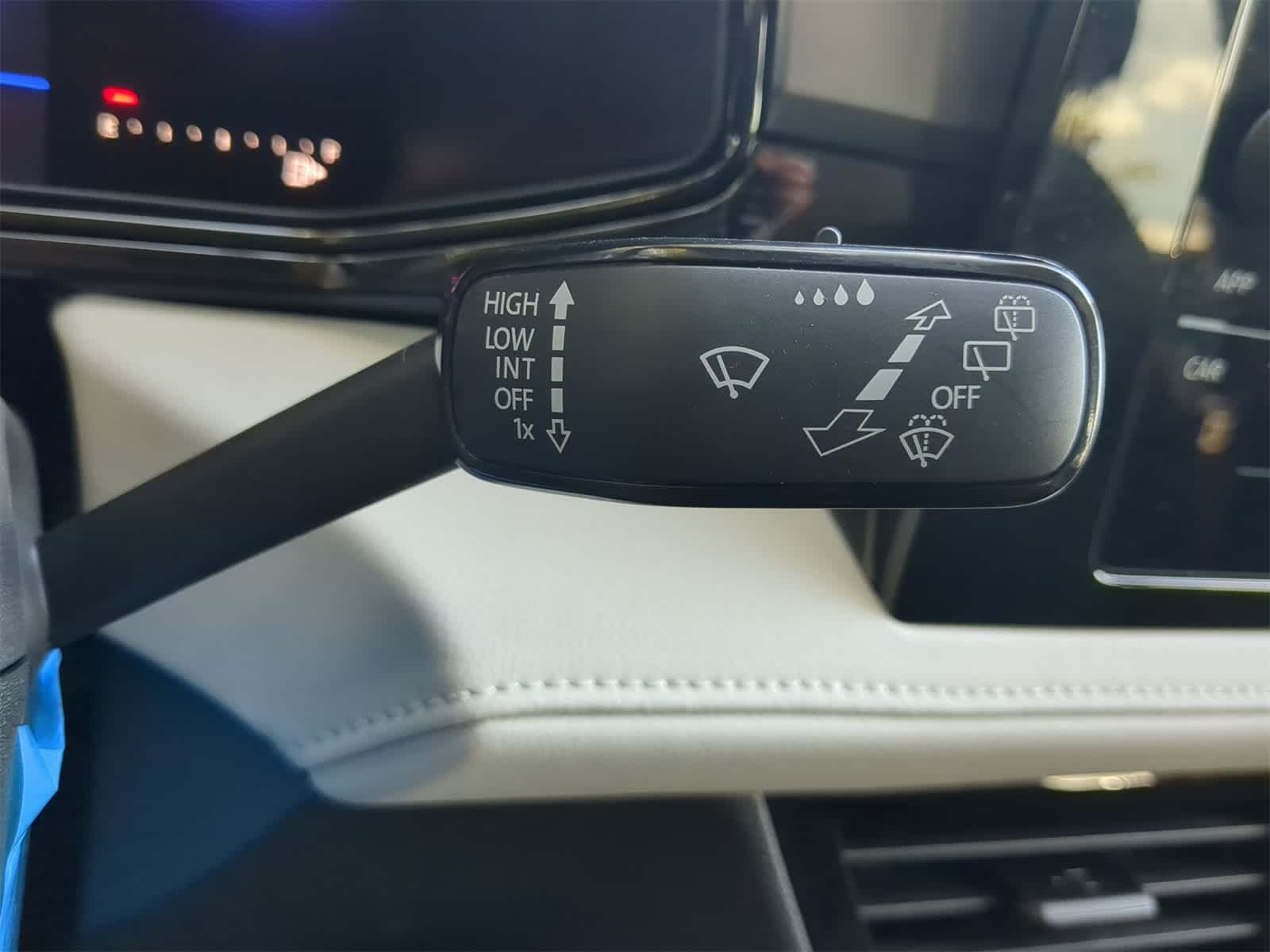 Thumbnail: 2025 Volkswagen Taos - 24