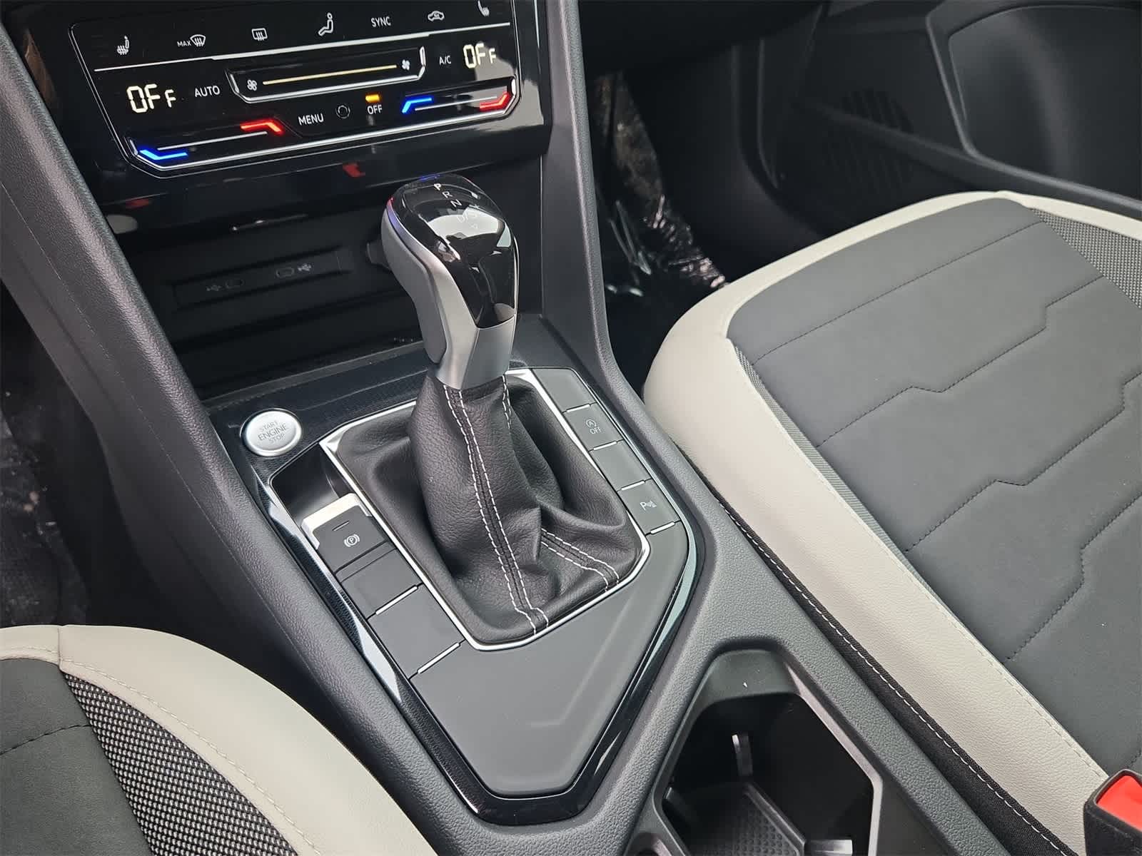 Thumbnail: 2025 Volkswagen Taos - 31