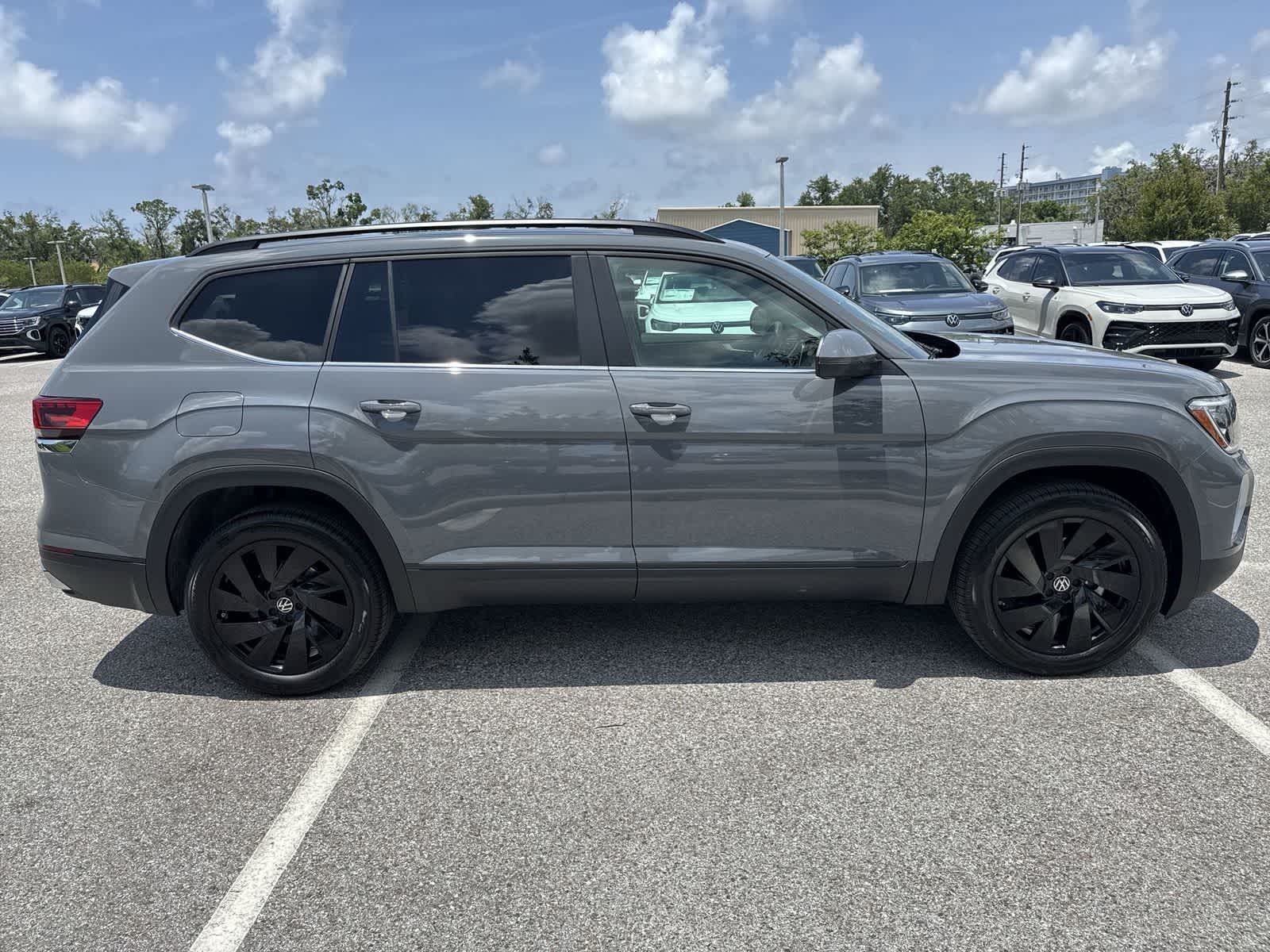 Thumbnail: 2026 Volkswagen Atlas - 6
