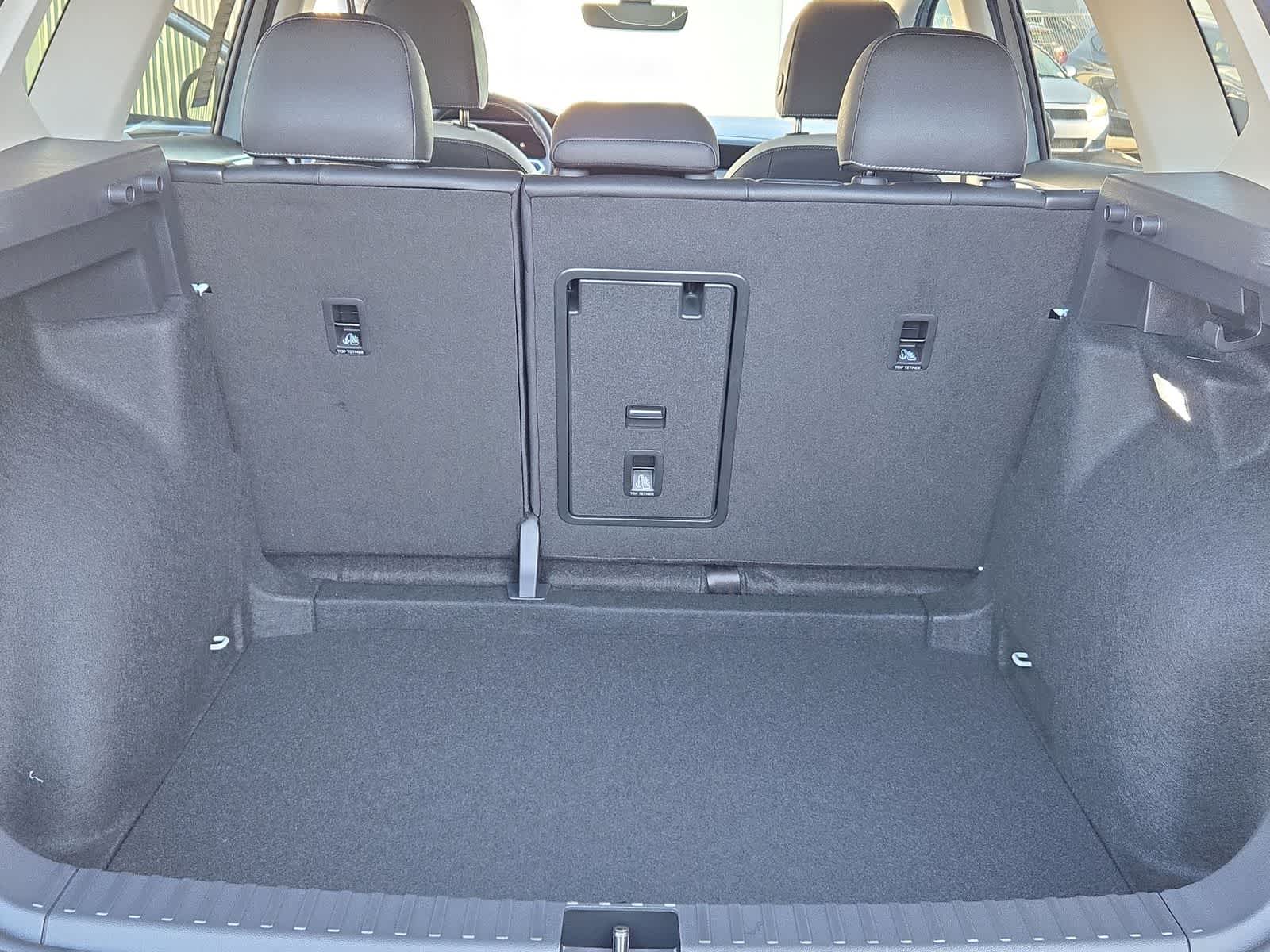 Thumbnail: 2025 Volkswagen Taos - 33