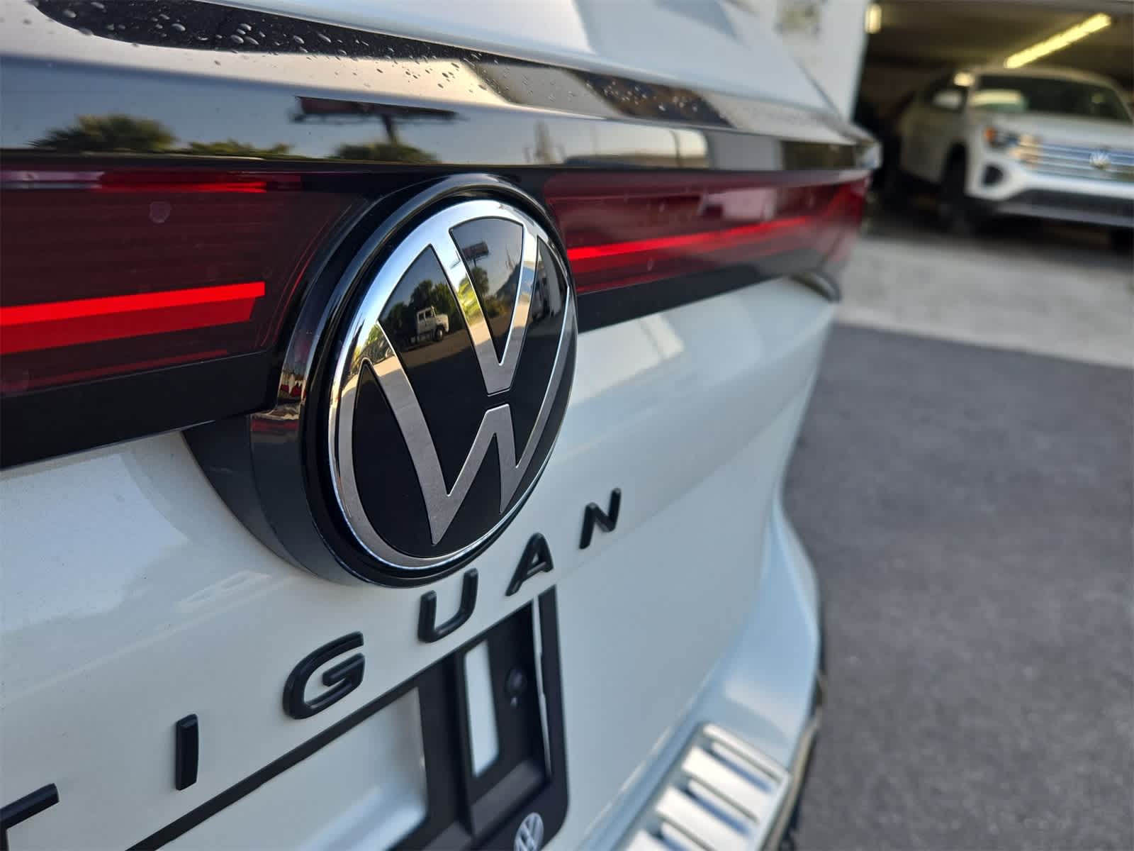 Thumbnail: 2025 Volkswagen Tiguan - 12