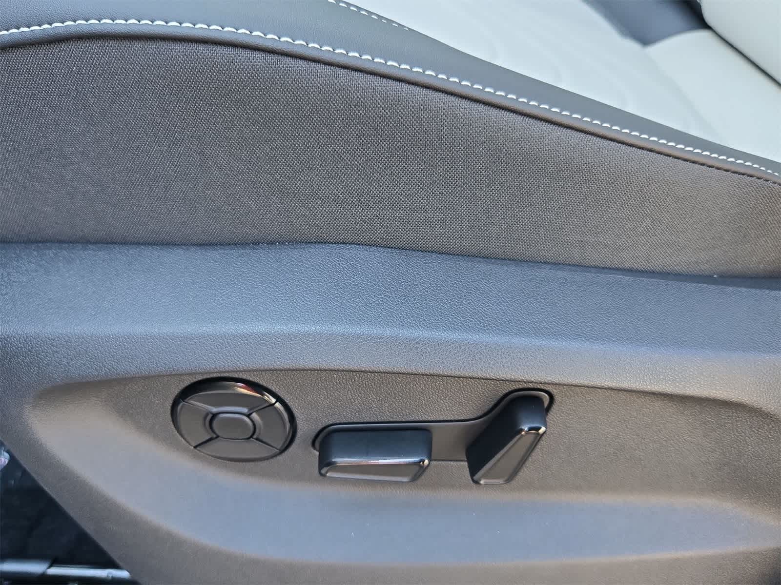 Thumbnail: 2025 Volkswagen Tiguan - 18