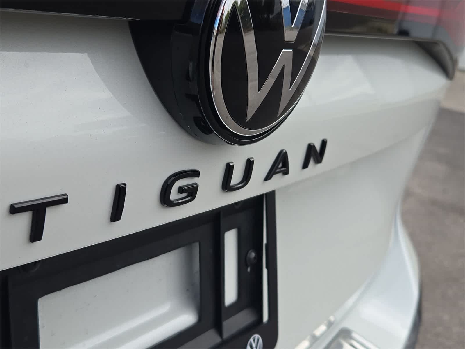 Thumbnail: 2025 Volkswagen Tiguan - 13