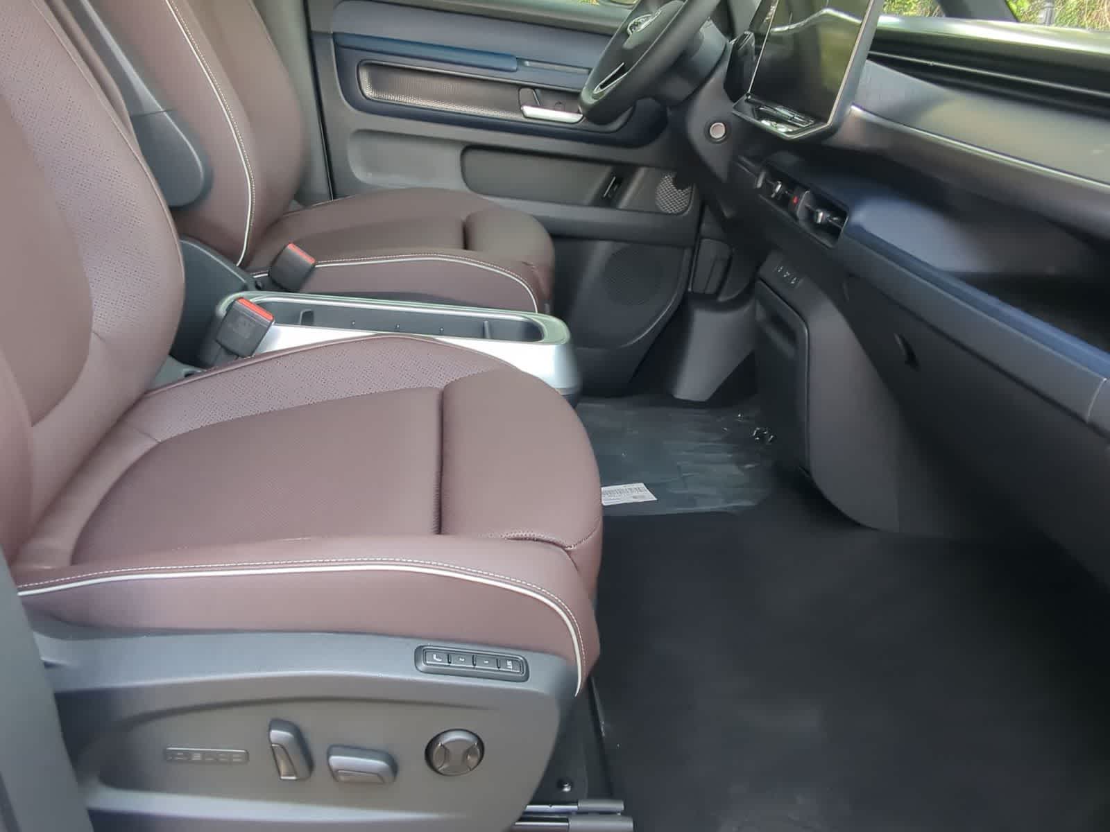 Thumbnail: 2025 Volkswagen ID.Buzz - 21