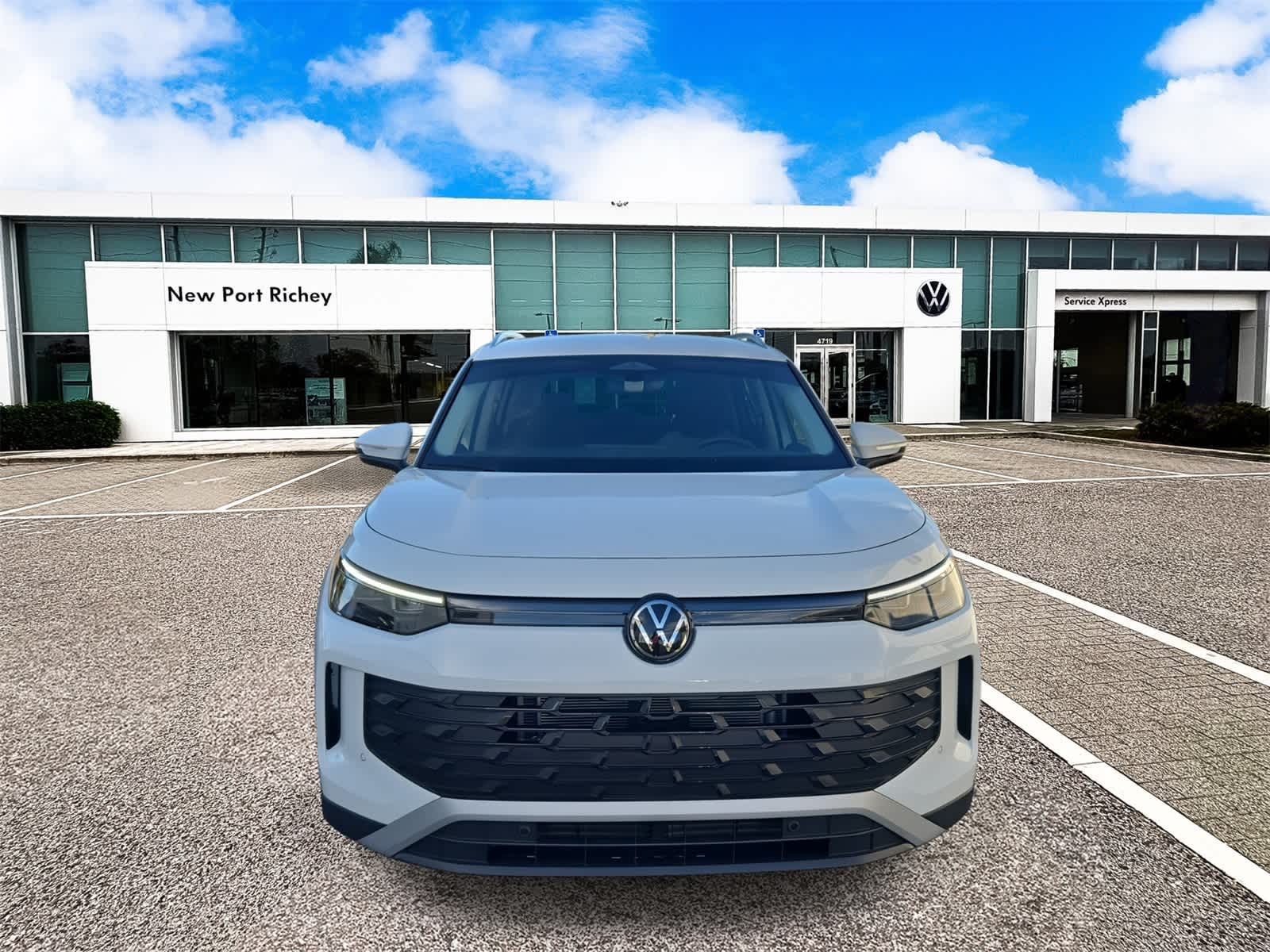 Thumbnail: 2025 Volkswagen Tiguan - 3