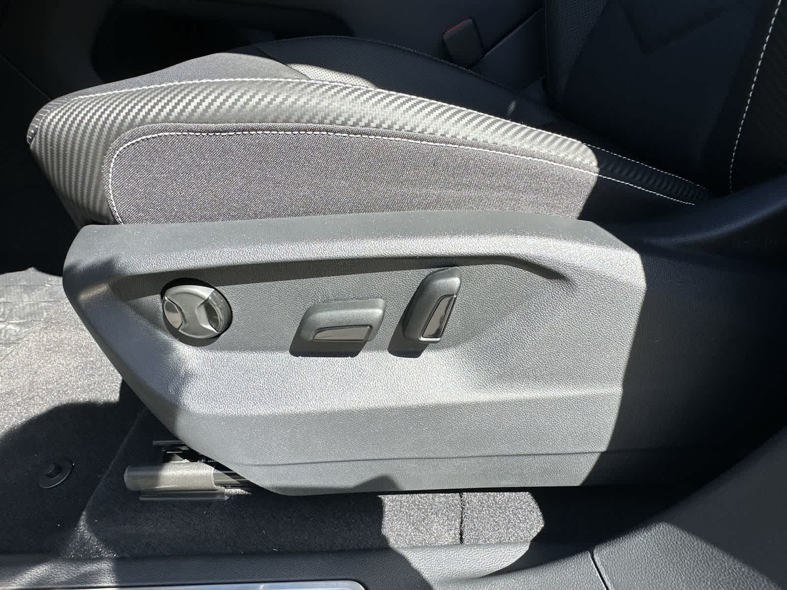 Thumbnail: 2026 Volkswagen Atlas - 16