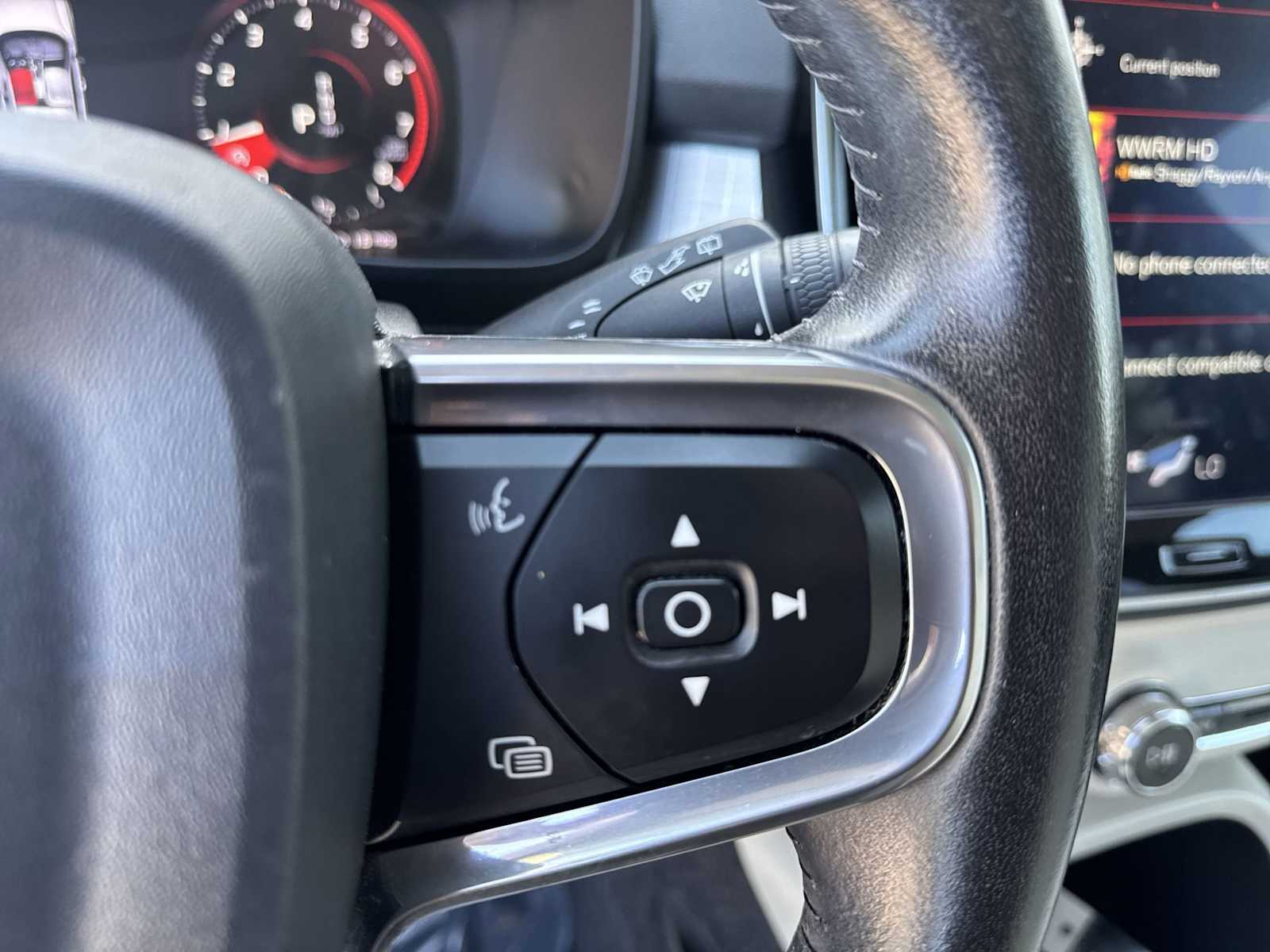 Thumbnail: 2020 Volvo XC40 - 22