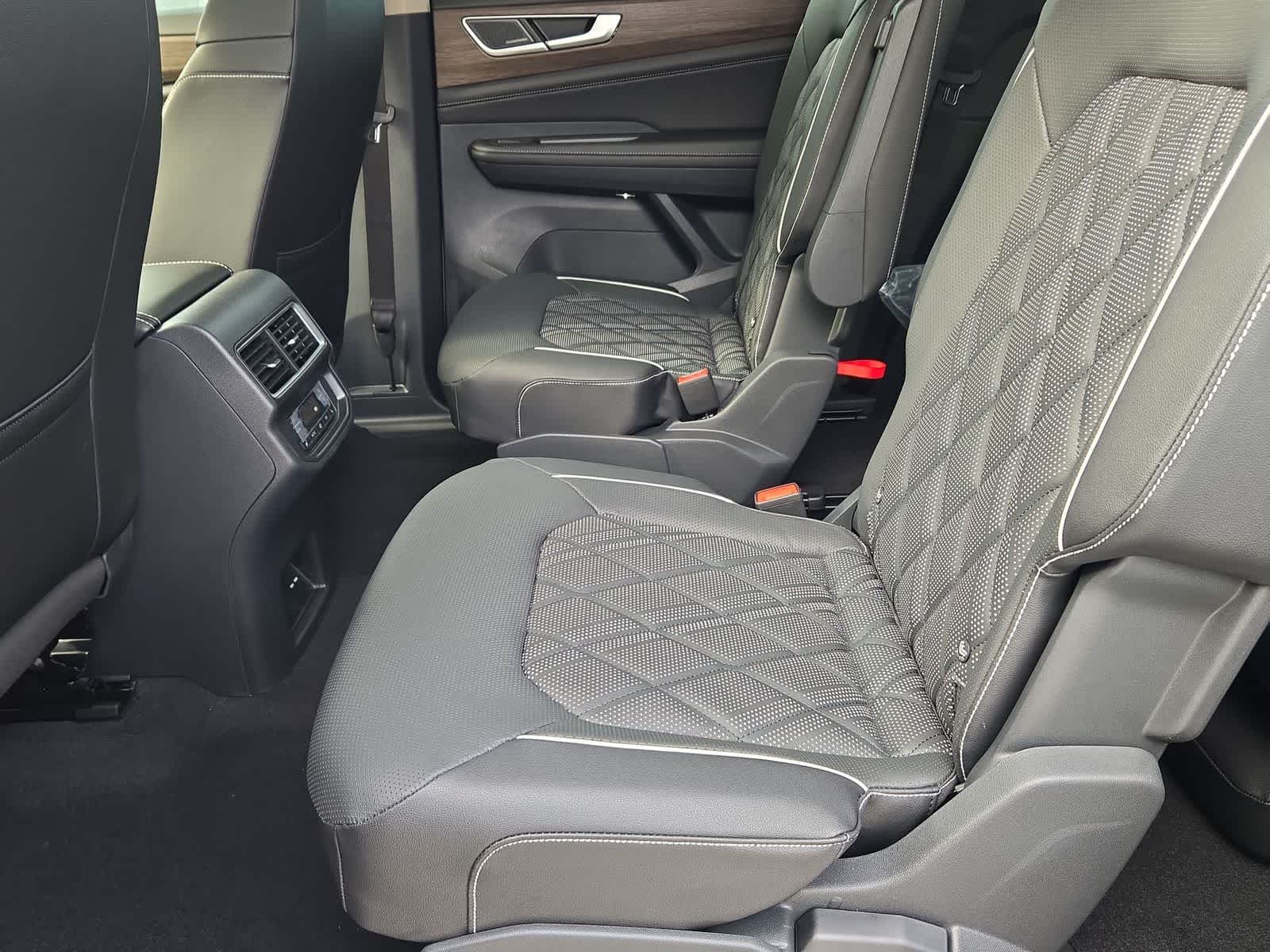 Thumbnail: 2026 Volkswagen Atlas - 27