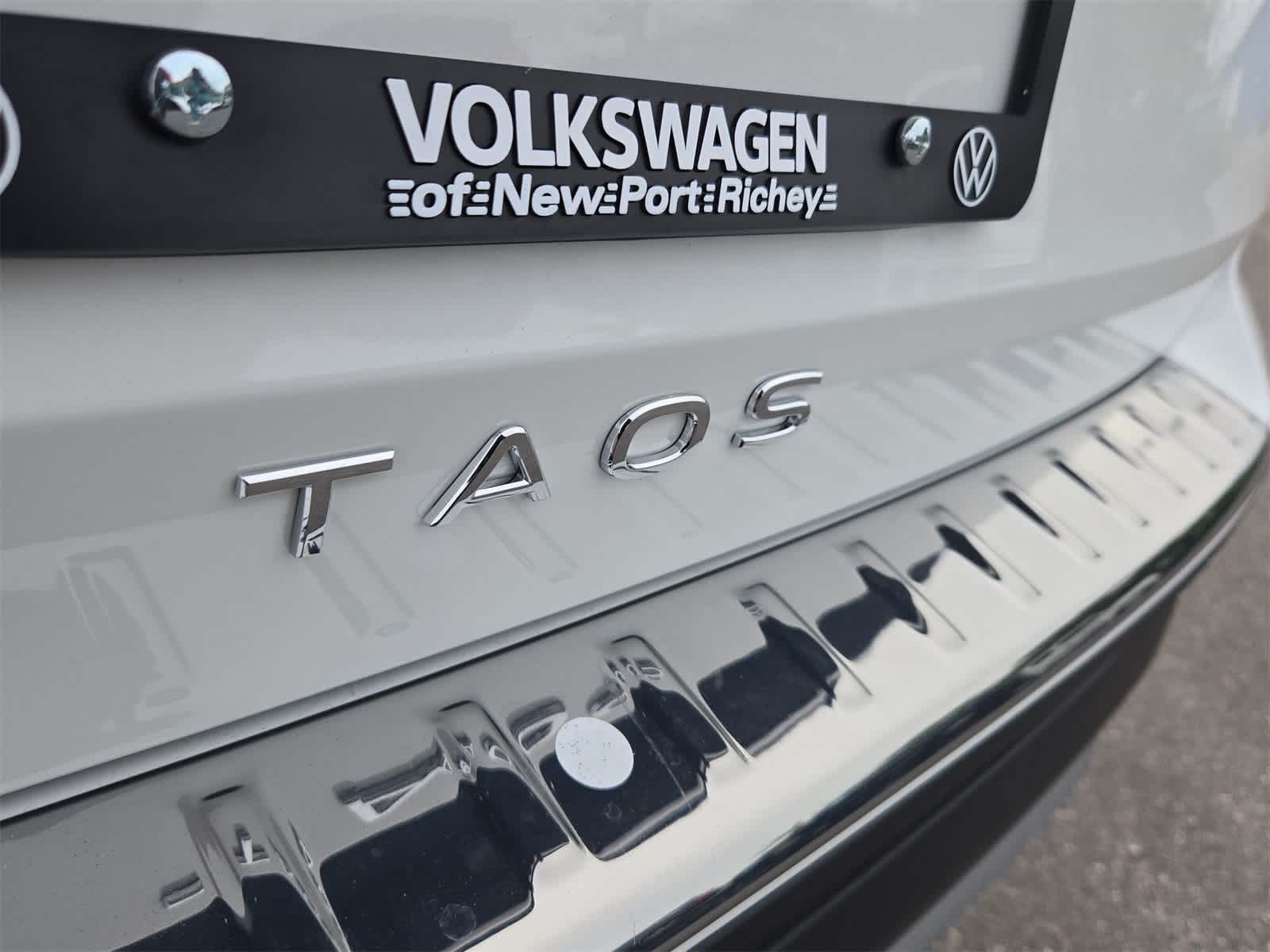 Thumbnail: 2025 Volkswagen Taos - 13