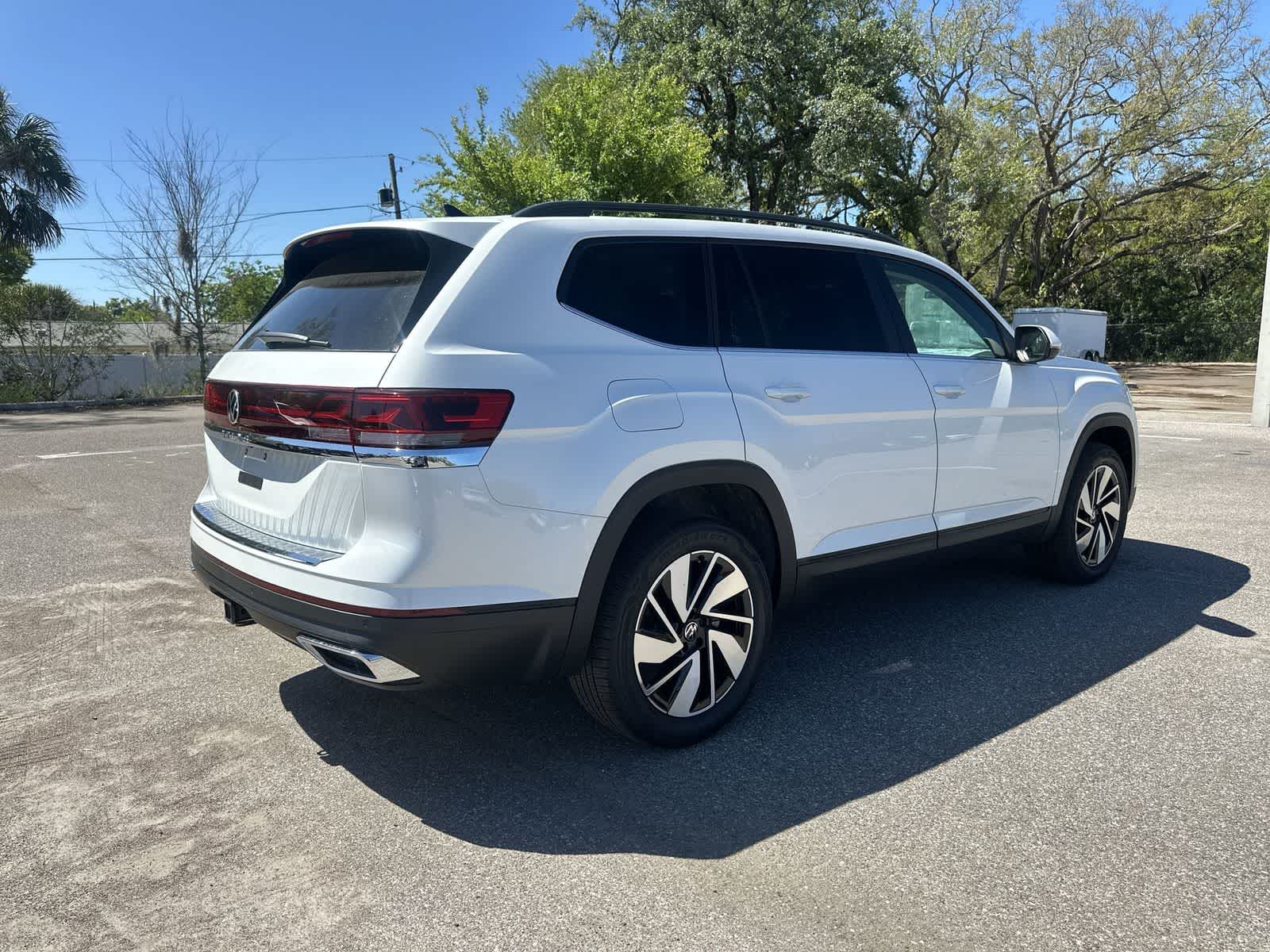 Thumbnail: 2026 Volkswagen Atlas - 6