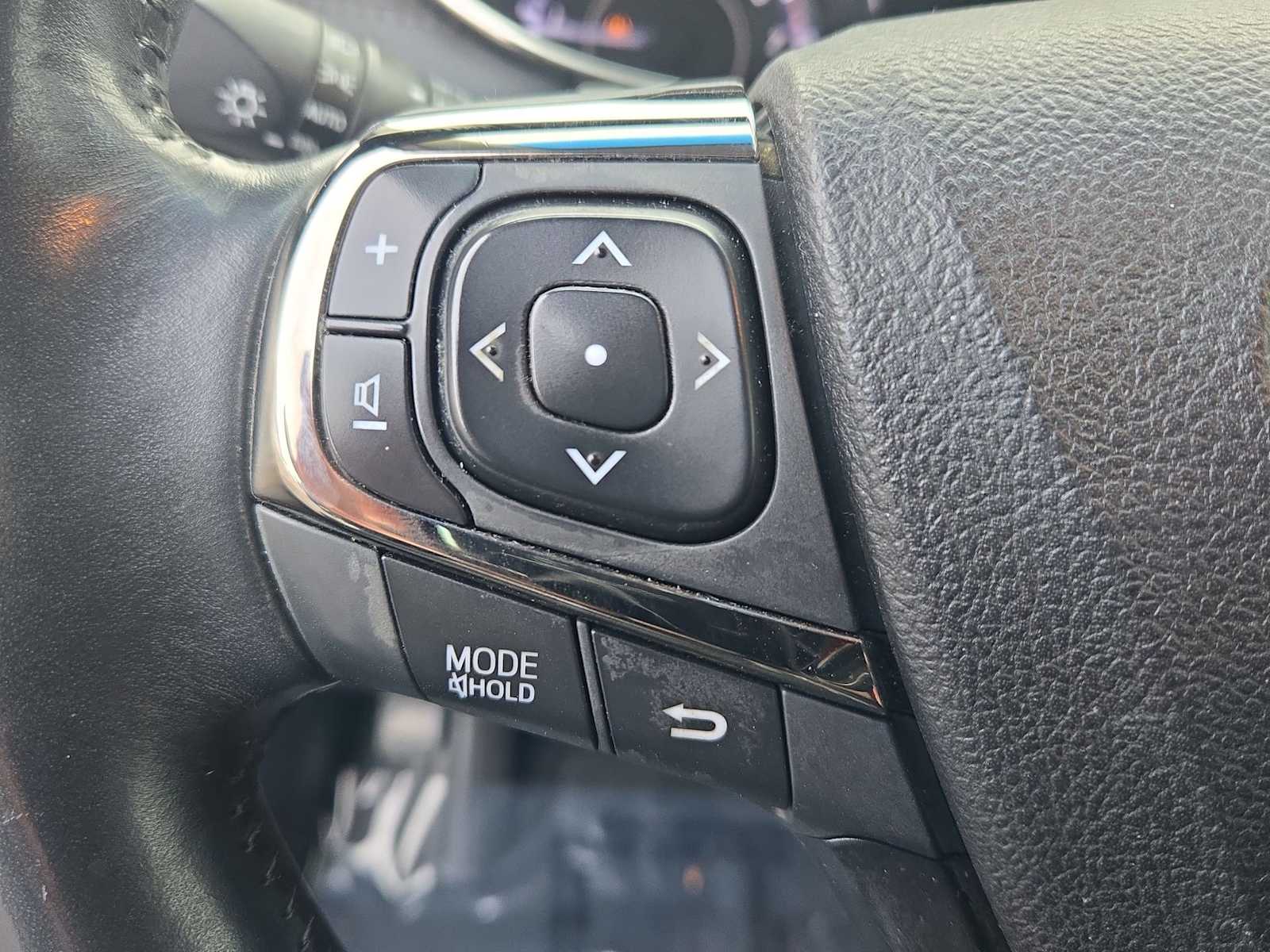 Thumbnail: 2014 Toyota Avalon - 23