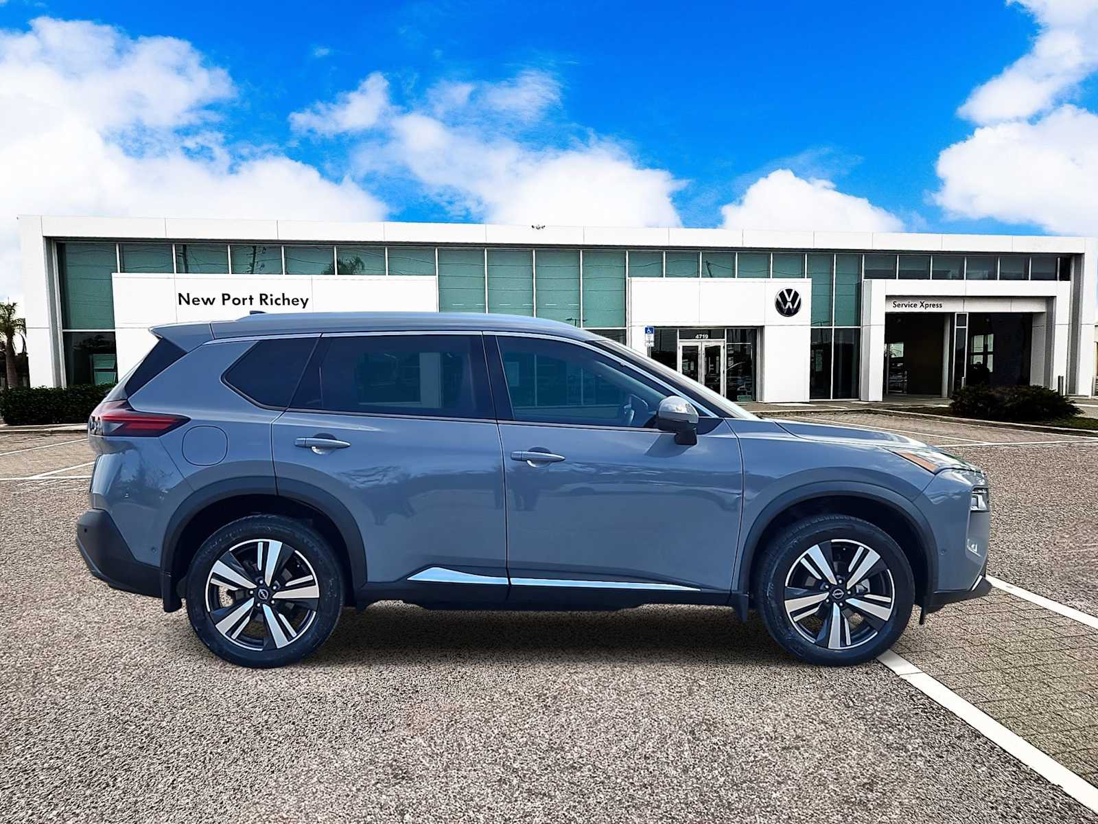 Thumbnail: 2023 Nissan Rogue - 9