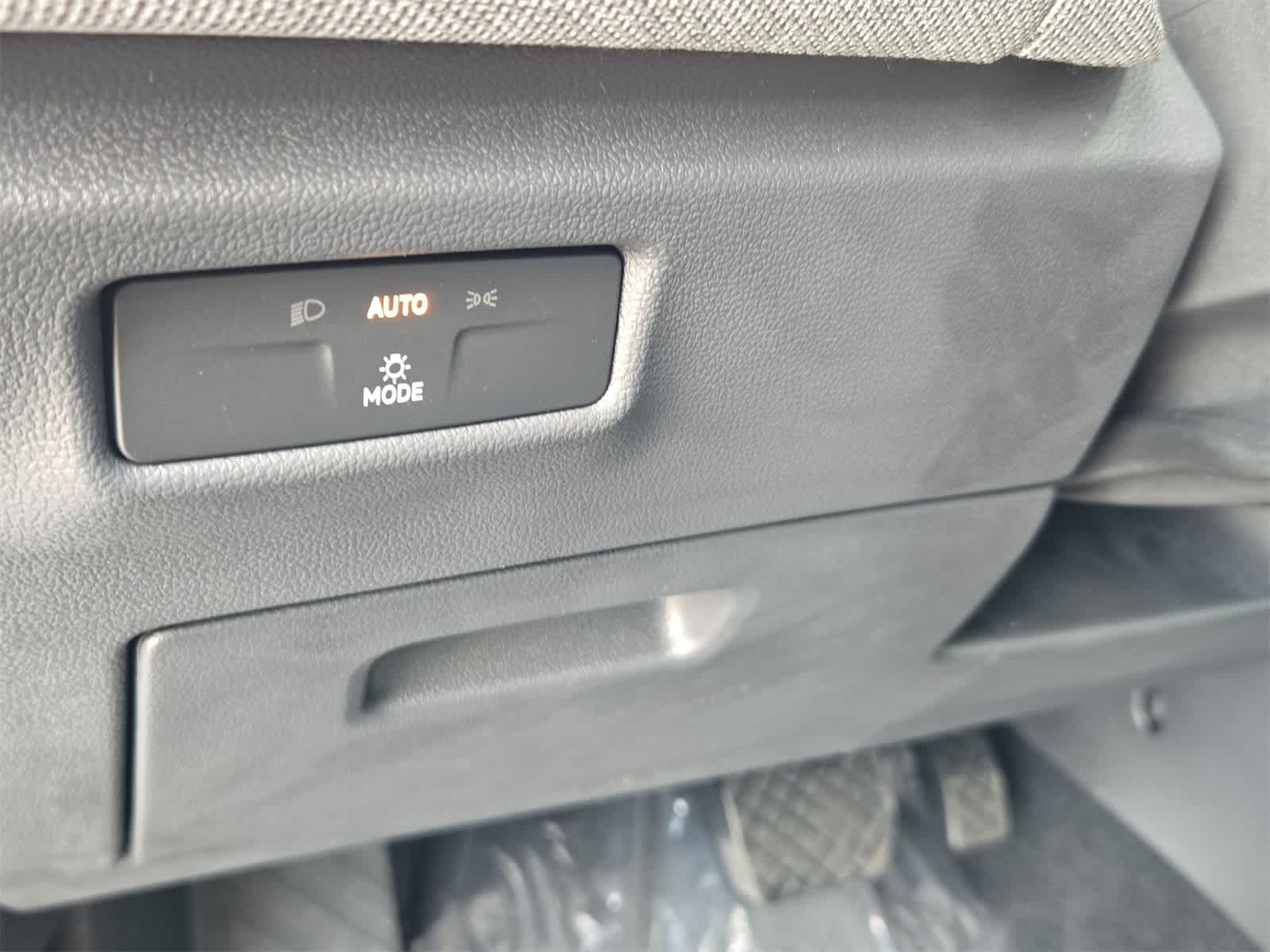 Thumbnail: 2025 Volkswagen Tiguan - 35