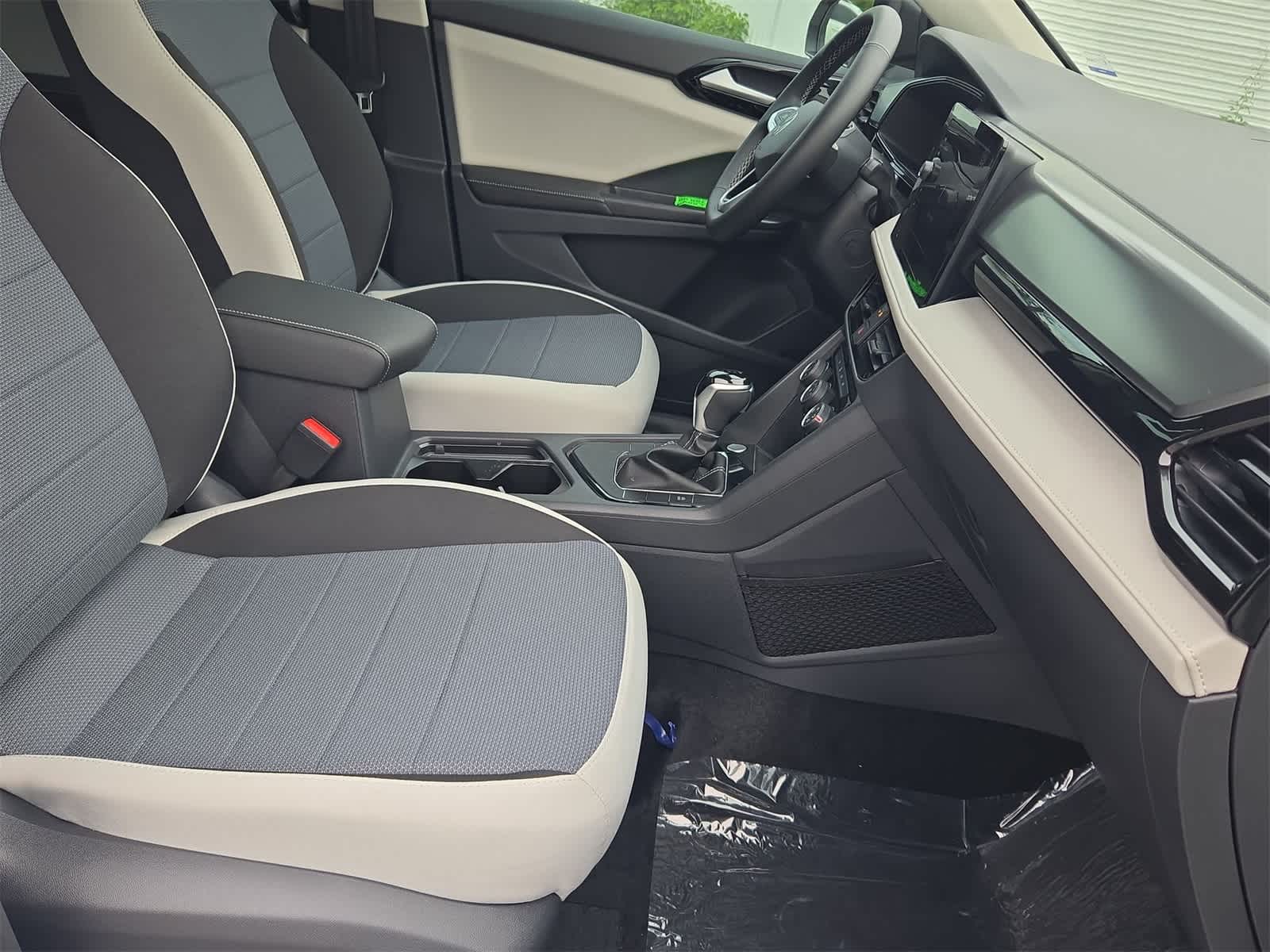 Thumbnail: 2025 Volkswagen Taos - 21