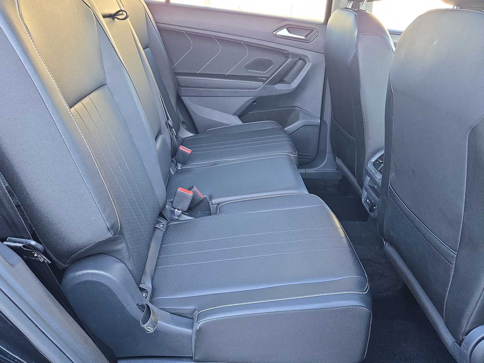 Thumbnail: 2023 Volkswagen Tiguan - 19