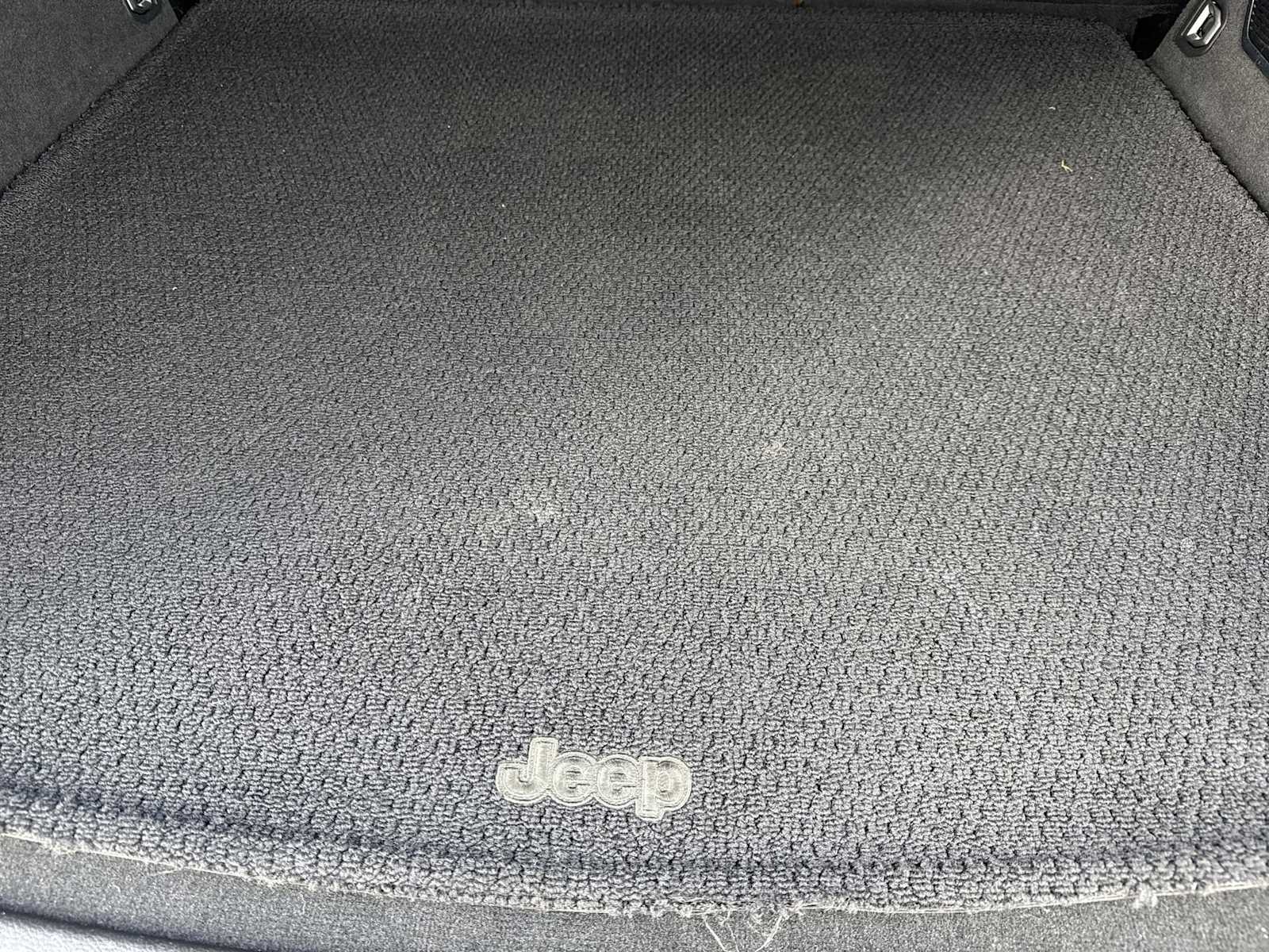 Thumbnail: 2022 Jeep Grand Cherokee - 35