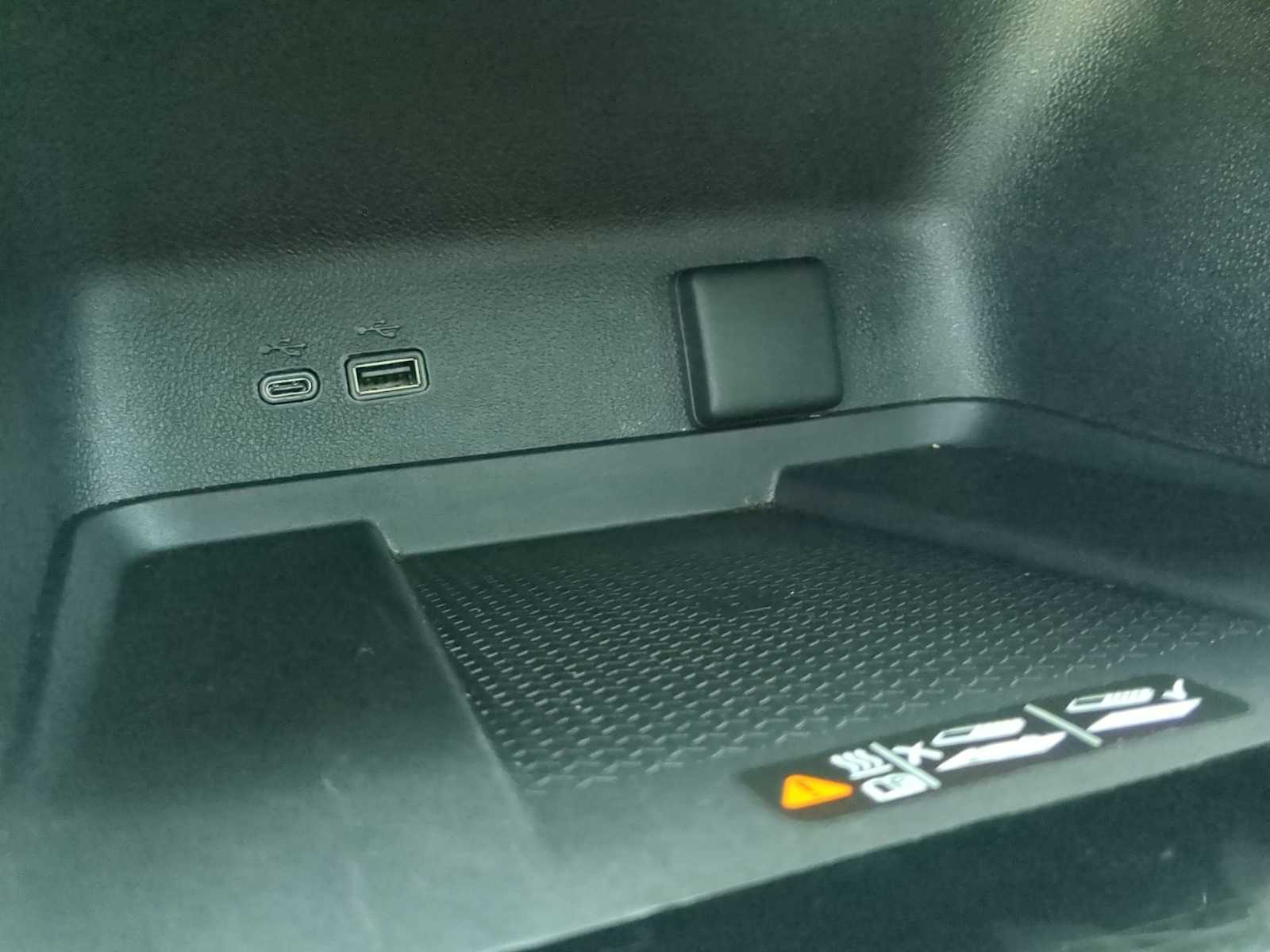 Thumbnail: 2024 Chevrolet Traverse - 33